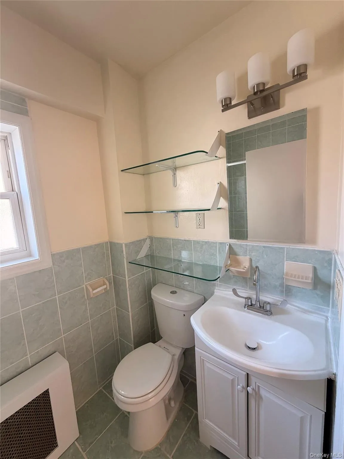 310 7th Avenue, Mount Vernon, NY, 5 Bedrooms Bedrooms, 8 Rooms Rooms,2 BathroomsBathrooms,Residential Lease,For Rent,7th,0,971374 310 7th Avenue, Mount Vernon, NY, 5 Bedrooms Bedrooms, 8 Rooms Rooms,2 BathroomsBathrooms,Residential Lease,For Rent,7th,0,971374