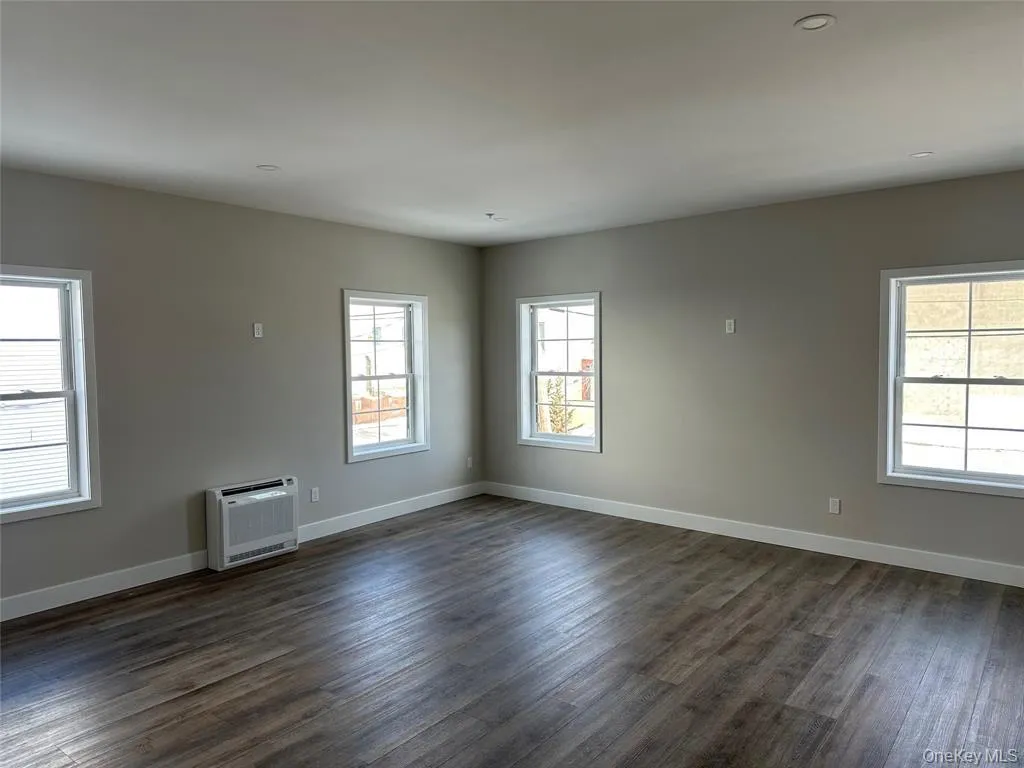 90 Greenwich Avenue, Goshen, NY, 1 Bedroom Bedrooms, 3 Rooms Rooms,1 BathroomBathrooms,Residential Lease,For Rent,Greenwich,0,971393 90 Greenwich Avenue, Goshen, NY, 1 Bedroom Bedrooms, 3 Rooms Rooms,1 BathroomBathrooms,Residential Lease,For Rent,Greenwich,0,971393
