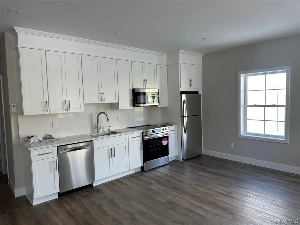 90 Greenwich Avenue, Goshen, NY, 1 Bedroom Bedrooms, 3 Rooms Rooms,1 BathroomBathrooms,Residential Lease,For Rent,Greenwich,0,971393 90 Greenwich Avenue, Goshen, NY, 1 Bedroom Bedrooms, 3 Rooms Rooms,1 BathroomBathrooms,Residential Lease,For Rent,Greenwich,0,971393