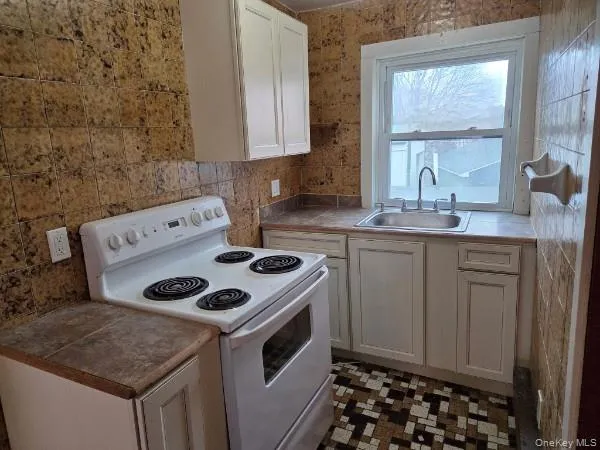 58 Main Street, Montgomery, NY, 1 Bedroom Bedrooms, 3 Rooms Rooms,1 BathroomBathrooms,Residential Lease,For Rent,Main,0,971413 58 Main Street, Montgomery, NY, 1 Bedroom Bedrooms, 3 Rooms Rooms,1 BathroomBathrooms,Residential Lease,For Rent,Main,0,971413