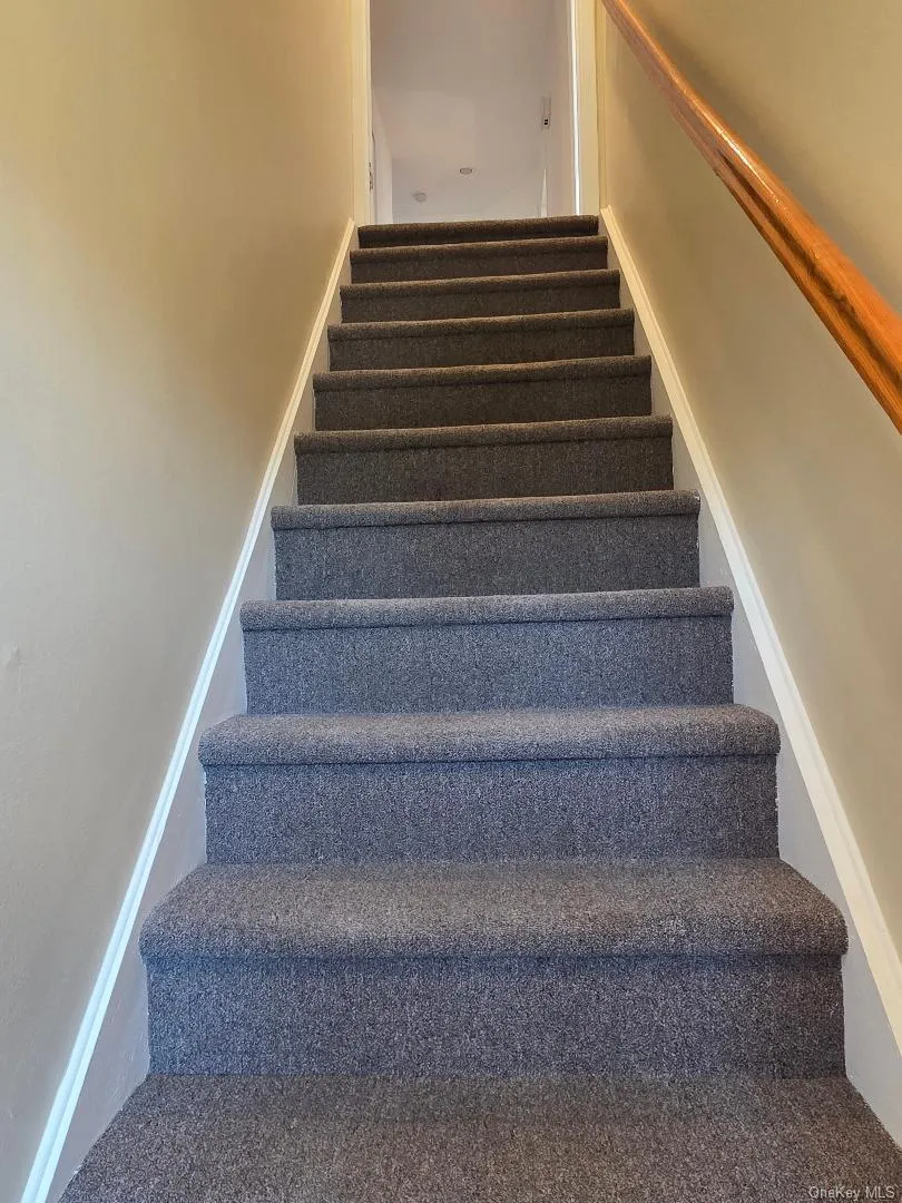 68 Kirkwood Road, North Hempstead, NY, 2 Bedrooms Bedrooms, 6 Rooms Rooms,1 BathroomBathrooms,Residential Lease,For Rent,Kirkwood,0,971419 68 Kirkwood Road, North Hempstead, NY, 2 Bedrooms Bedrooms, 6 Rooms Rooms,1 BathroomBathrooms,Residential Lease,For Rent,Kirkwood,0,971419