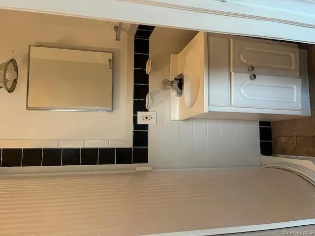 10415 92nd Avenue, New York, NY, 2 Rooms Rooms,1 BathroomBathrooms,Residential Lease,For Rent,92nd,0,971422 10415 92nd Avenue, New York, NY, 2 Rooms Rooms,1 BathroomBathrooms,Residential Lease,For Rent,92nd,0,971422