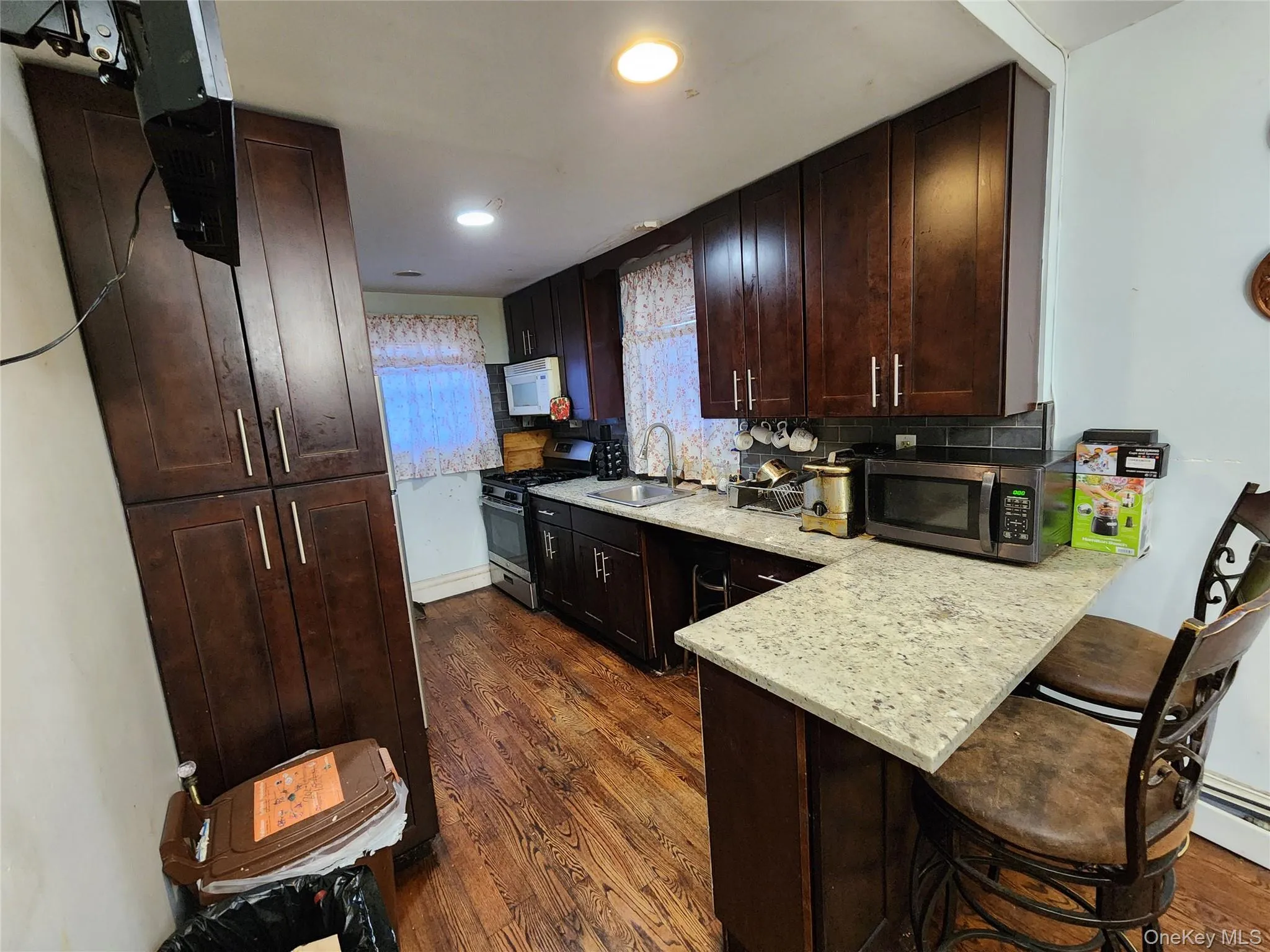 202-12 100th Avenue, New York, NY, 3 Bedrooms Bedrooms, 8 Rooms Rooms,2 BathroomsBathrooms,Residential,For Rent,100th,0,971429 202-12 100th Avenue, New York, NY, 3 Bedrooms Bedrooms, 8 Rooms Rooms,2 BathroomsBathrooms,Residential,For Rent,100th,0,971429