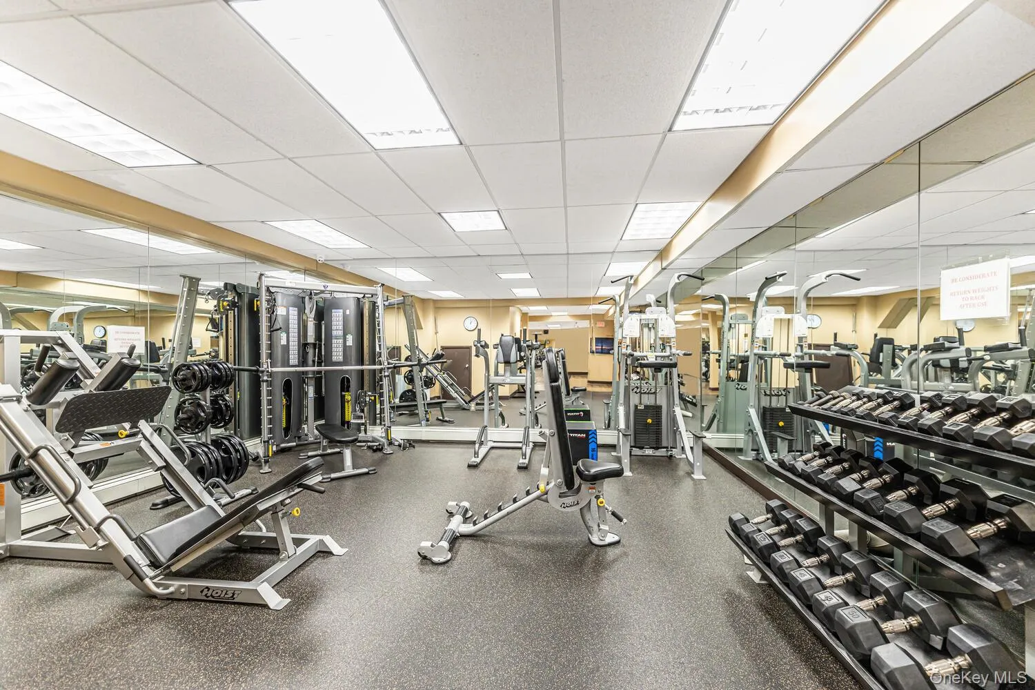 Weights Side Open 24 Hours Weights Side Open 24 Hours