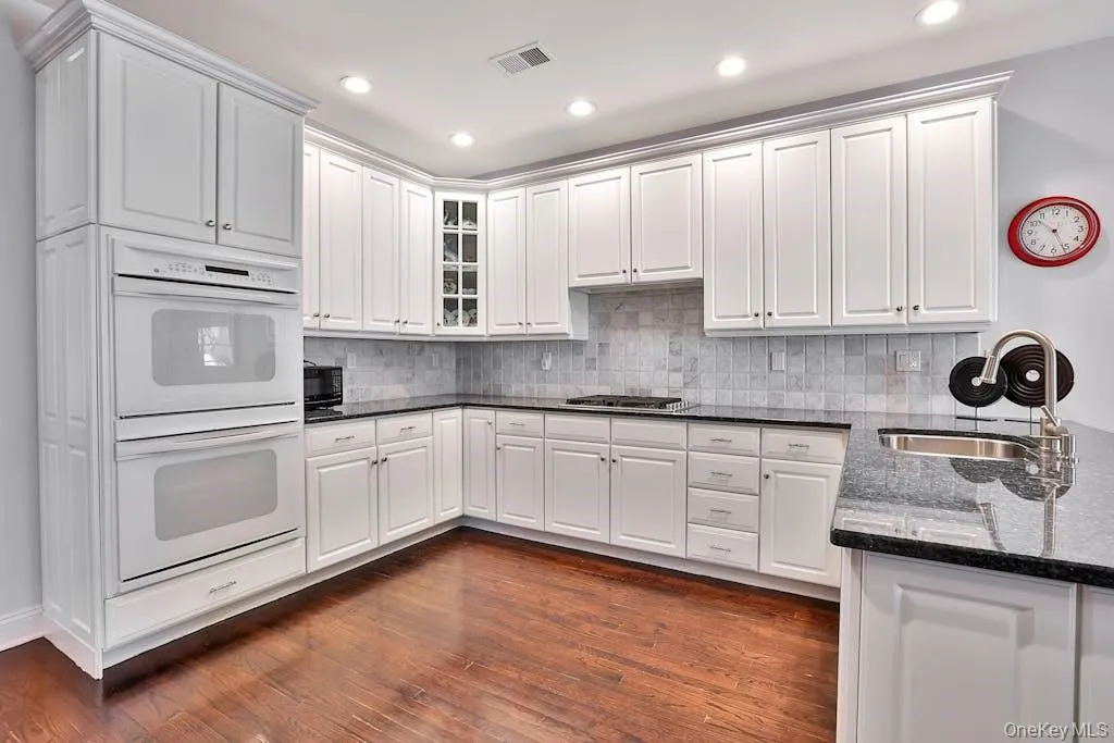 8 Caruso Place, North Castle, NY, 4 Bedrooms Bedrooms, 11 Rooms Rooms,3 BathroomsBathrooms,Residential Lease,For Rent,Caruso,0,971461 8 Caruso Place, North Castle, NY, 4 Bedrooms Bedrooms, 11 Rooms Rooms,3 BathroomsBathrooms,Residential Lease,For Rent,Caruso,0,971461