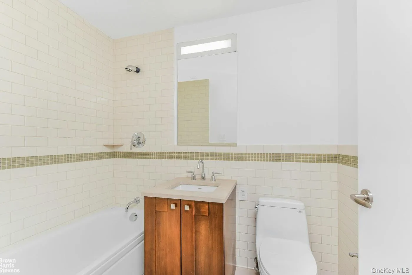 640 237th Street, New York, NY, 3 Bedrooms Bedrooms, 6 Rooms Rooms,3 BathroomsBathrooms,Residential Lease,For Rent,237th,0,971489 640 237th Street, New York, NY, 3 Bedrooms Bedrooms, 6 Rooms Rooms,3 BathroomsBathrooms,Residential Lease,For Rent,237th,0,971489