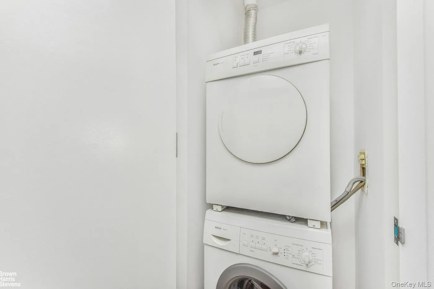 640 237th Street, New York, NY, 3 Bedrooms Bedrooms, 6 Rooms Rooms,3 BathroomsBathrooms,Residential Lease,For Rent,237th,0,971489 640 237th Street, New York, NY, 3 Bedrooms Bedrooms, 6 Rooms Rooms,3 BathroomsBathrooms,Residential Lease,For Rent,237th,0,971489