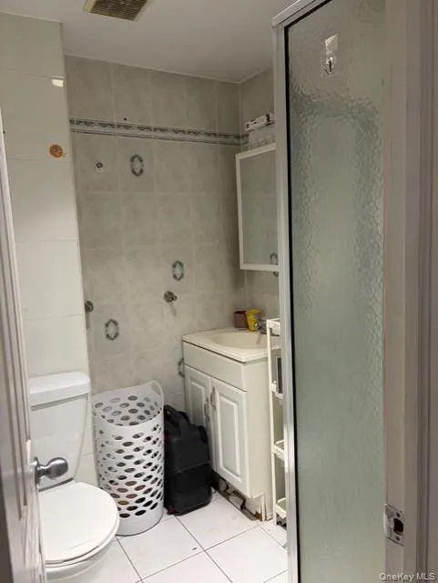 7508 169TH Street, New York, NY, 4 Bedrooms Bedrooms, 6 Rooms Rooms,2 BathroomsBathrooms,Residential,For Rent,169TH,0,971513 7508 169TH Street, New York, NY, 4 Bedrooms Bedrooms, 6 Rooms Rooms,2 BathroomsBathrooms,Residential,For Rent,169TH,0,971513