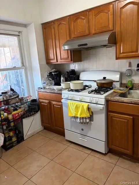 7508 169TH Street, New York, NY, 4 Bedrooms Bedrooms, 6 Rooms Rooms,2 BathroomsBathrooms,Residential,For Rent,169TH,0,971513 7508 169TH Street, New York, NY, 4 Bedrooms Bedrooms, 6 Rooms Rooms,2 BathroomsBathrooms,Residential,For Rent,169TH,0,971513