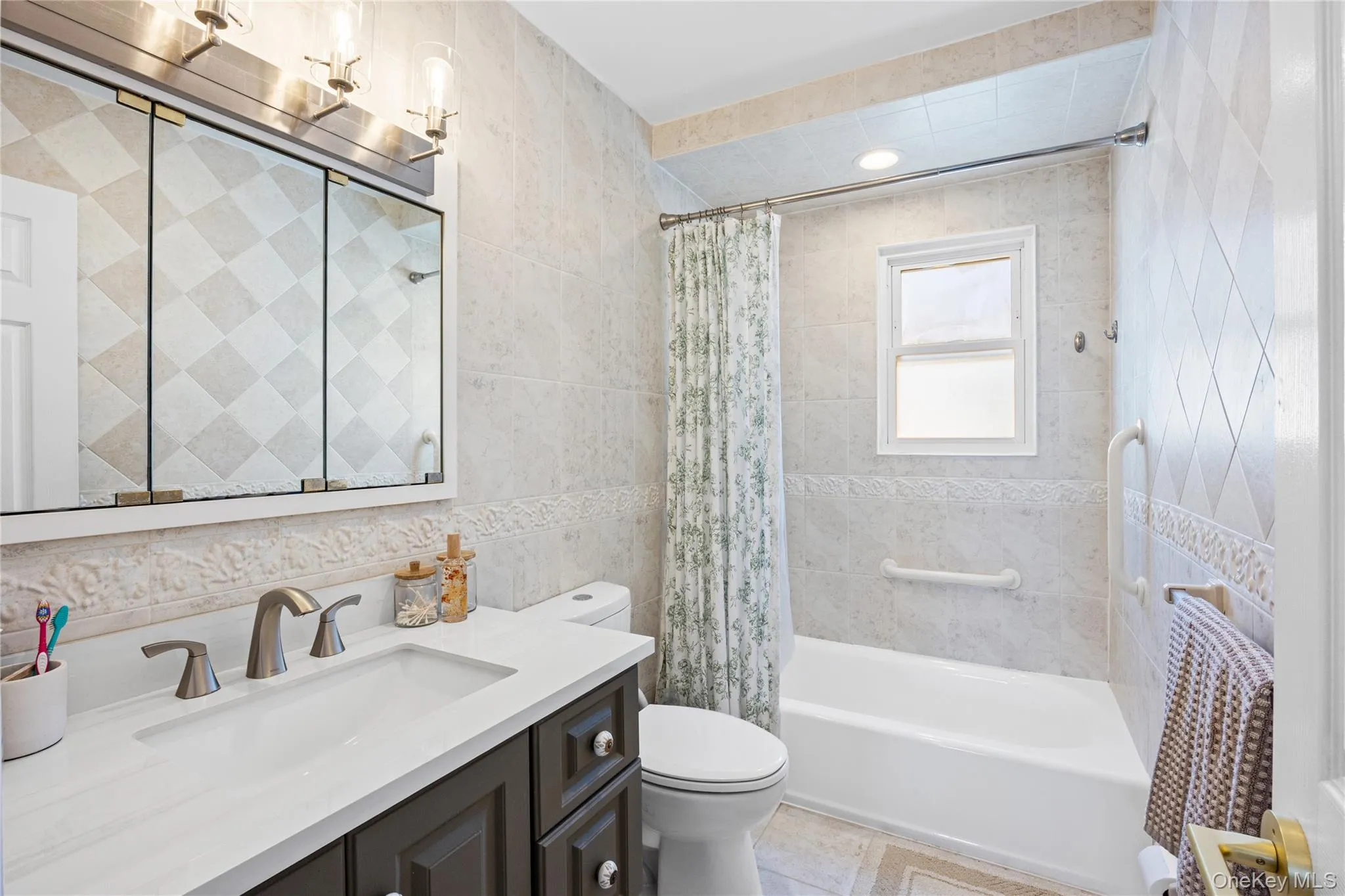 210 Norwood Avenue, Brookhaven, NY, 3 Bedrooms Bedrooms, 7 Rooms Rooms,1 BathroomBathrooms,Residential,For Rent,Norwood,0,971521 210 Norwood Avenue, Brookhaven, NY, 3 Bedrooms Bedrooms, 7 Rooms Rooms,1 BathroomBathrooms,Residential,For Rent,Norwood,0,971521