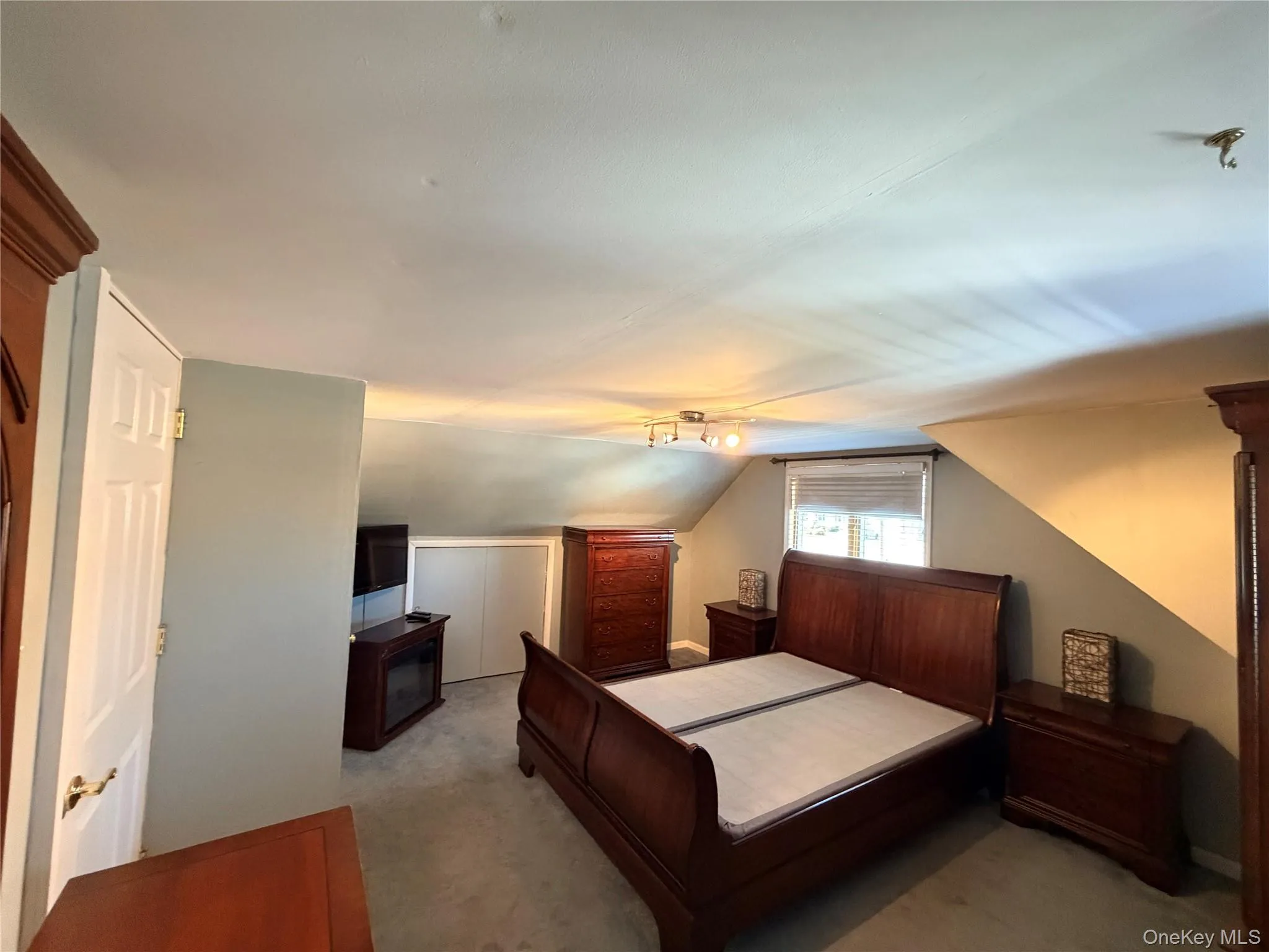 140 10th Avenue, West Babylon, NY, 1 Bedroom Bedrooms, 3 Rooms Rooms,1 BathroomBathrooms,Residential Lease,For Rent,10th,0,971544 140 10th Avenue, West Babylon, NY, 1 Bedroom Bedrooms, 3 Rooms Rooms,1 BathroomBathrooms,Residential Lease,For Rent,10th,0,971544