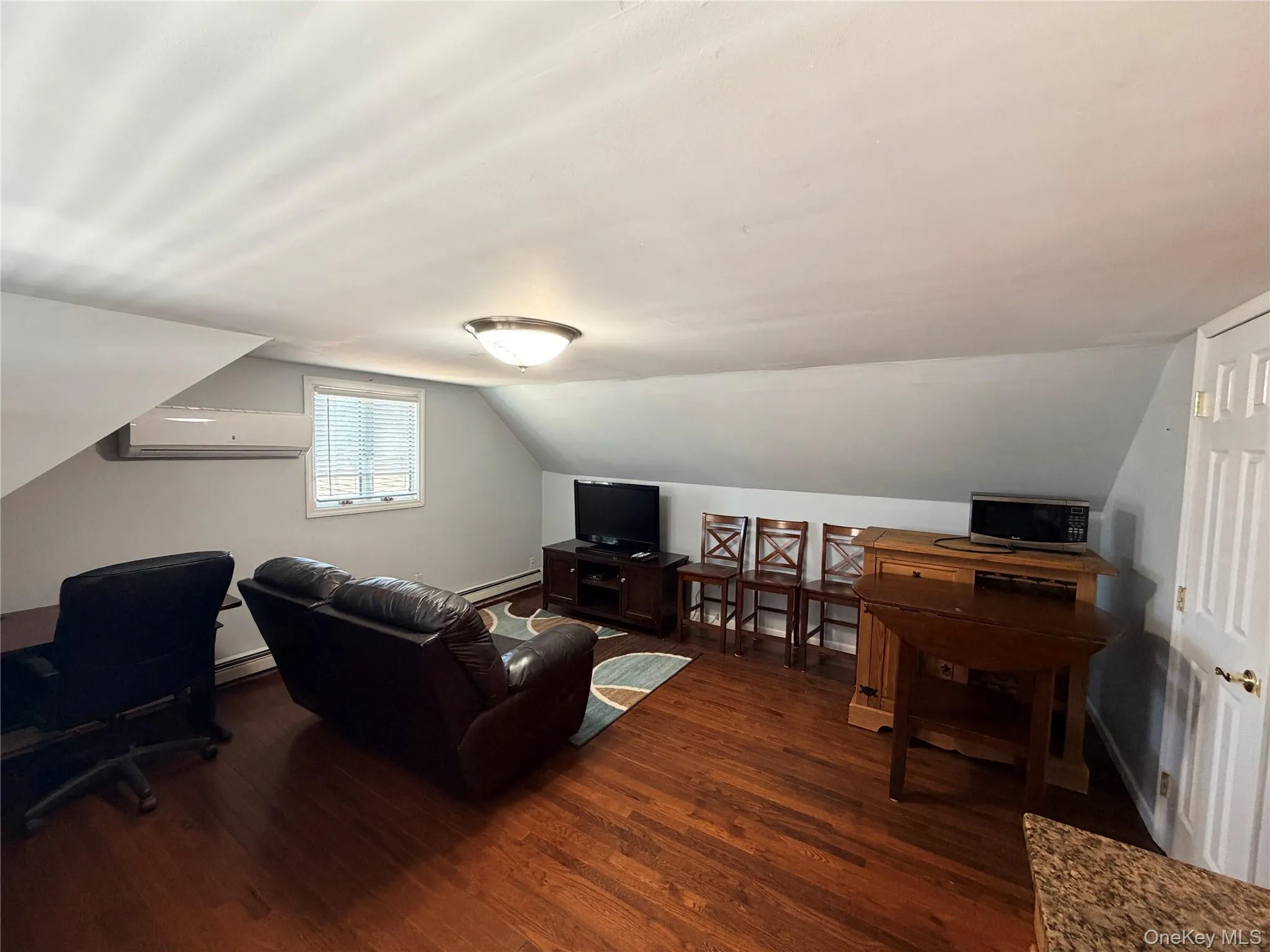 140 10th Avenue, West Babylon, NY, 1 Bedroom Bedrooms, 3 Rooms Rooms,1 BathroomBathrooms,Residential Lease,For Rent,10th,0,971544 140 10th Avenue, West Babylon, NY, 1 Bedroom Bedrooms, 3 Rooms Rooms,1 BathroomBathrooms,Residential Lease,For Rent,10th,0,971544