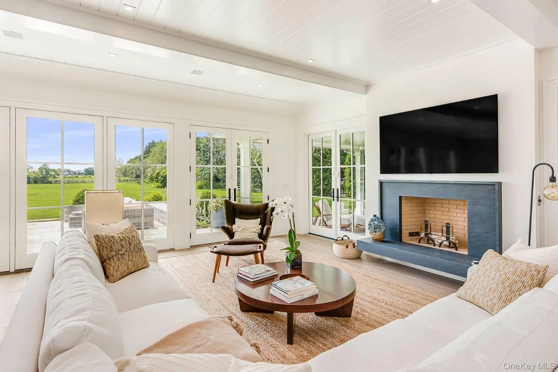 571 Pauls Lane, Southampton, NY, 7 Bedrooms Bedrooms, 15 Rooms Rooms,7 BathroomsBathrooms,Residential Lease,For Rent,Pauls,0,971552 571 Pauls Lane, Southampton, NY, 7 Bedrooms Bedrooms, 15 Rooms Rooms,7 BathroomsBathrooms,Residential Lease,For Rent,Pauls,0,971552