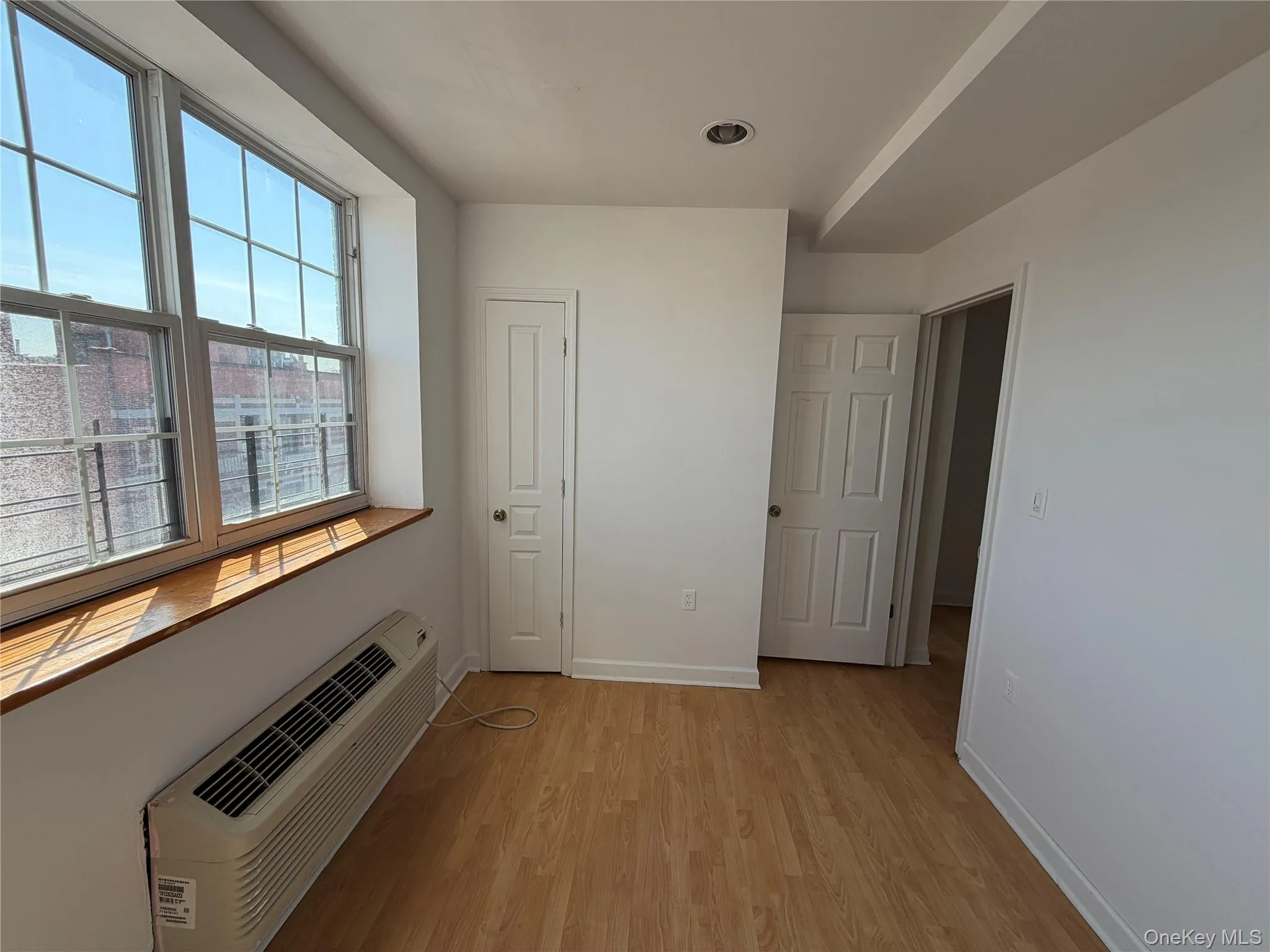 2381 Belmont Avenue, New York, NY, 3 Bedrooms Bedrooms, 6 Rooms Rooms,1 BathroomBathrooms,Residential Lease,For Rent,Belmont,0,971560 2381 Belmont Avenue, New York, NY, 3 Bedrooms Bedrooms, 6 Rooms Rooms,1 BathroomBathrooms,Residential Lease,For Rent,Belmont,0,971560