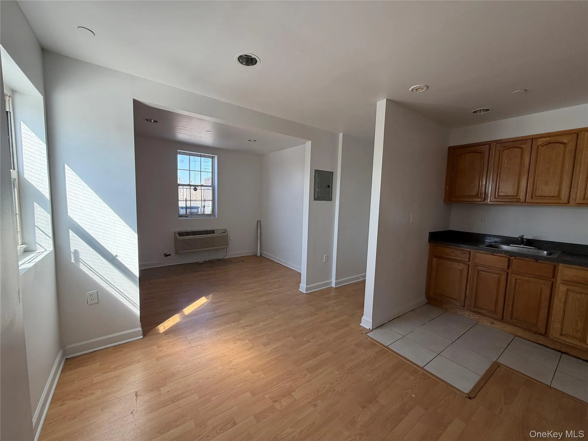 2381 Belmont Avenue, New York, NY, 3 Bedrooms Bedrooms, 6 Rooms Rooms,1 BathroomBathrooms,Residential Lease,For Rent,Belmont,0,971560 2381 Belmont Avenue, New York, NY, 3 Bedrooms Bedrooms, 6 Rooms Rooms,1 BathroomBathrooms,Residential Lease,For Rent,Belmont,0,971560
