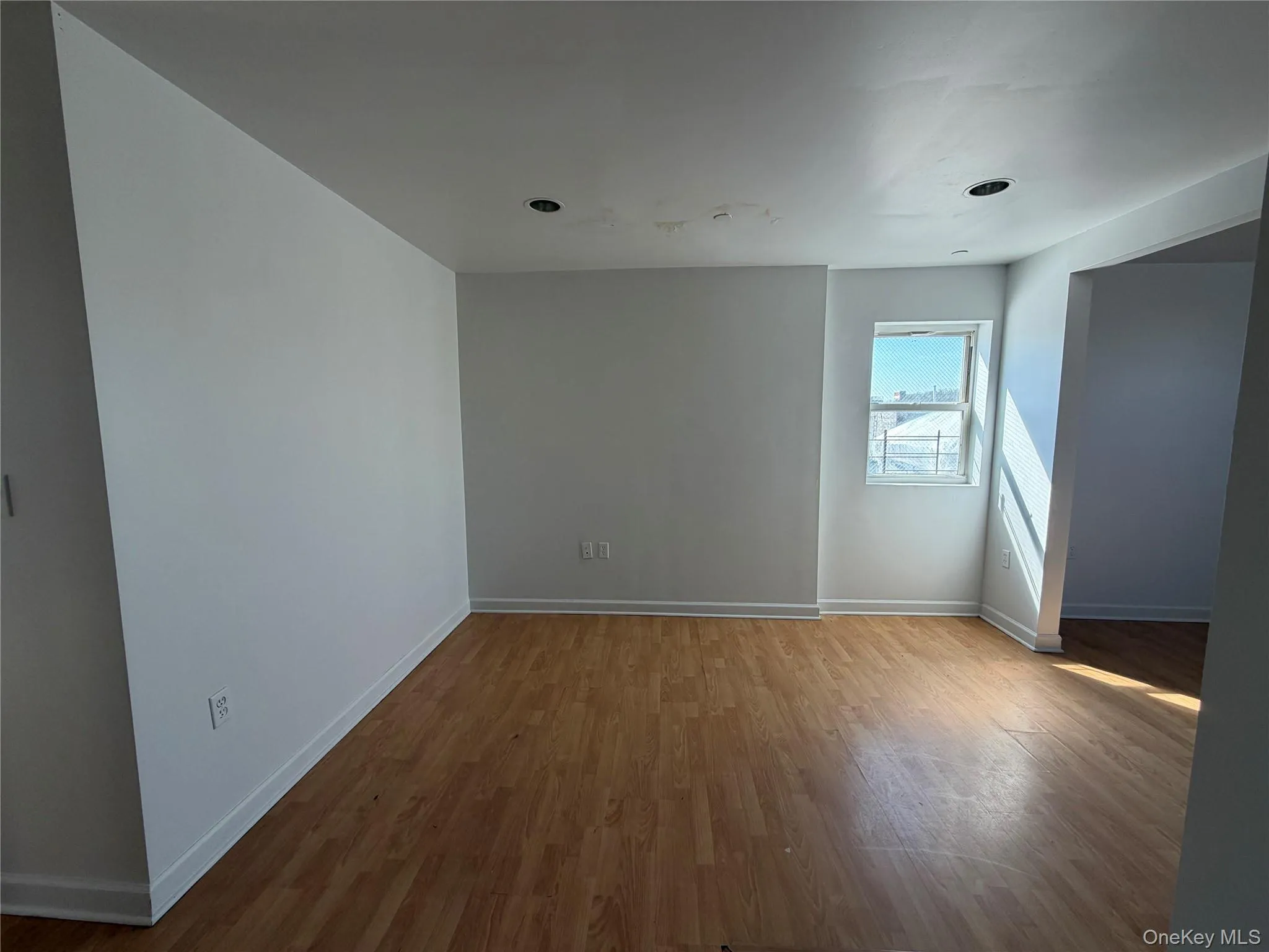 2381 Belmont Avenue, New York, NY, 3 Bedrooms Bedrooms, 6 Rooms Rooms,1 BathroomBathrooms,Residential Lease,For Rent,Belmont,0,971560 2381 Belmont Avenue, New York, NY, 3 Bedrooms Bedrooms, 6 Rooms Rooms,1 BathroomBathrooms,Residential Lease,For Rent,Belmont,0,971560