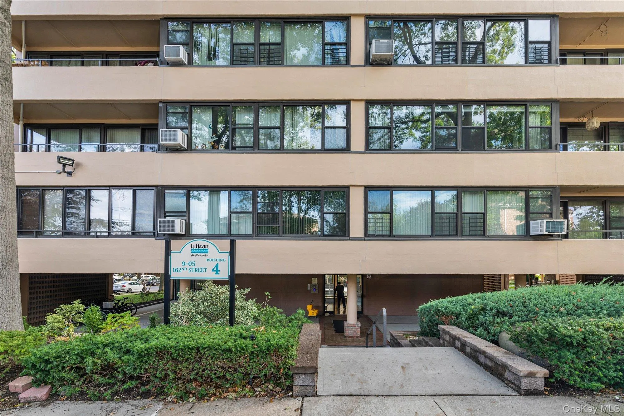 9-05 162 Street, New York, NY, 1 Bedroom Bedrooms, 4 Rooms Rooms,1 BathroomBathrooms,Residential,For Rent,162,0,971570 9-05 162 Street, New York, NY, 1 Bedroom Bedrooms, 4 Rooms Rooms,1 BathroomBathrooms,Residential,For Rent,162,0,971570