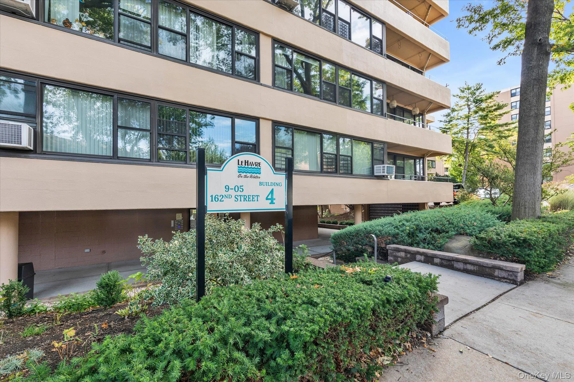 9-05 162 Street, New York, NY, 1 Bedroom Bedrooms, 4 Rooms Rooms,1 BathroomBathrooms,Residential,For Rent,162,0,971570 9-05 162 Street, New York, NY, 1 Bedroom Bedrooms, 4 Rooms Rooms,1 BathroomBathrooms,Residential,For Rent,162,0,971570