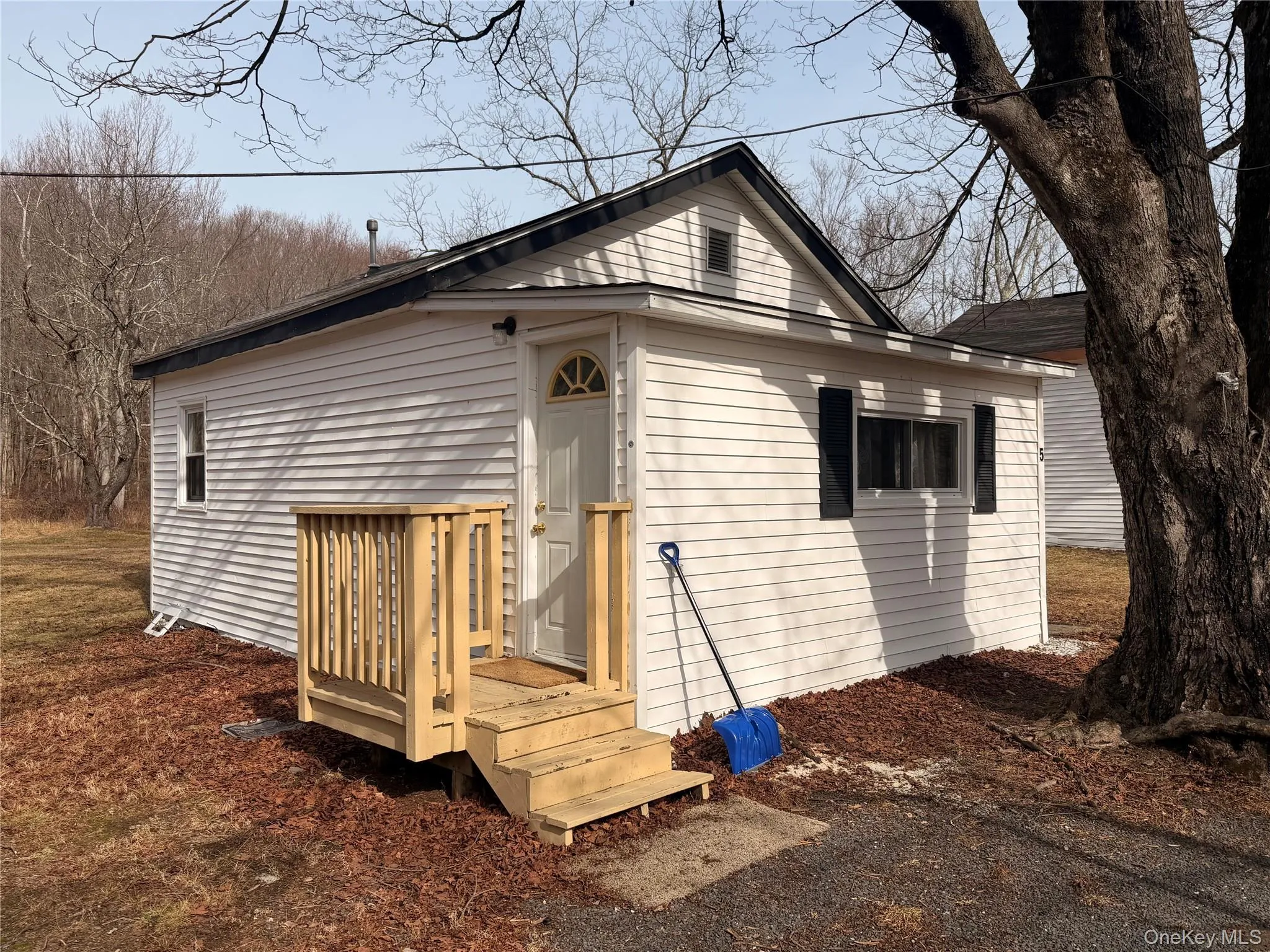 Enjoy a private setting with open outdoor space, perfect for quiet living. Enjoy a private setting with open outdoor space, perfect for quiet living.