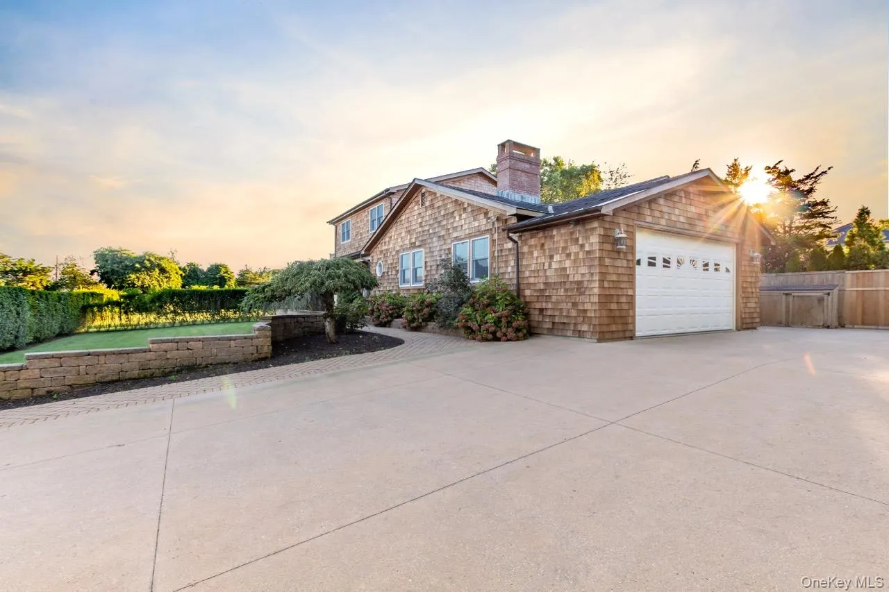 20 Alanson Lane, Southampton, NY, 6 Bedrooms Bedrooms, 10 Rooms Rooms,3 BathroomsBathrooms,Residential Lease,For Rent,Alanson,0,971585 20 Alanson Lane, Southampton, NY, 6 Bedrooms Bedrooms, 10 Rooms Rooms,3 BathroomsBathrooms,Residential Lease,For Rent,Alanson,0,971585