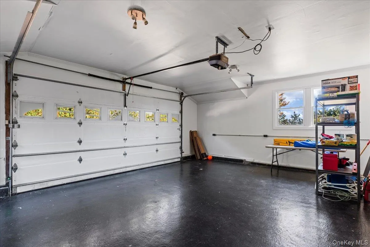 20 Alanson Lane, Southampton, NY, 6 Bedrooms Bedrooms, 10 Rooms Rooms,3 BathroomsBathrooms,Residential Lease,For Rent,Alanson,0,971585 20 Alanson Lane, Southampton, NY, 6 Bedrooms Bedrooms, 10 Rooms Rooms,3 BathroomsBathrooms,Residential Lease,For Rent,Alanson,0,971585