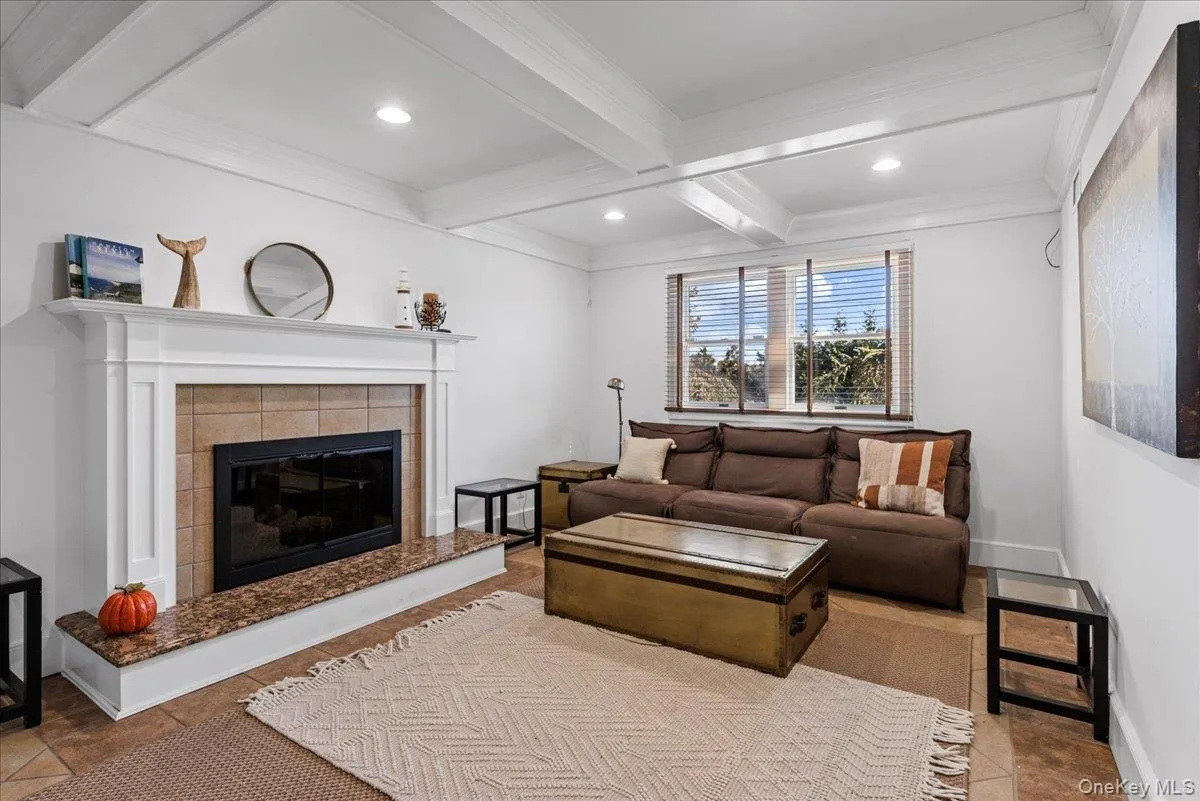 20 Alanson Lane, Southampton, NY, 6 Bedrooms Bedrooms, 10 Rooms Rooms,3 BathroomsBathrooms,Residential Lease,For Rent,Alanson,0,971585 20 Alanson Lane, Southampton, NY, 6 Bedrooms Bedrooms, 10 Rooms Rooms,3 BathroomsBathrooms,Residential Lease,For Rent,Alanson,0,971585