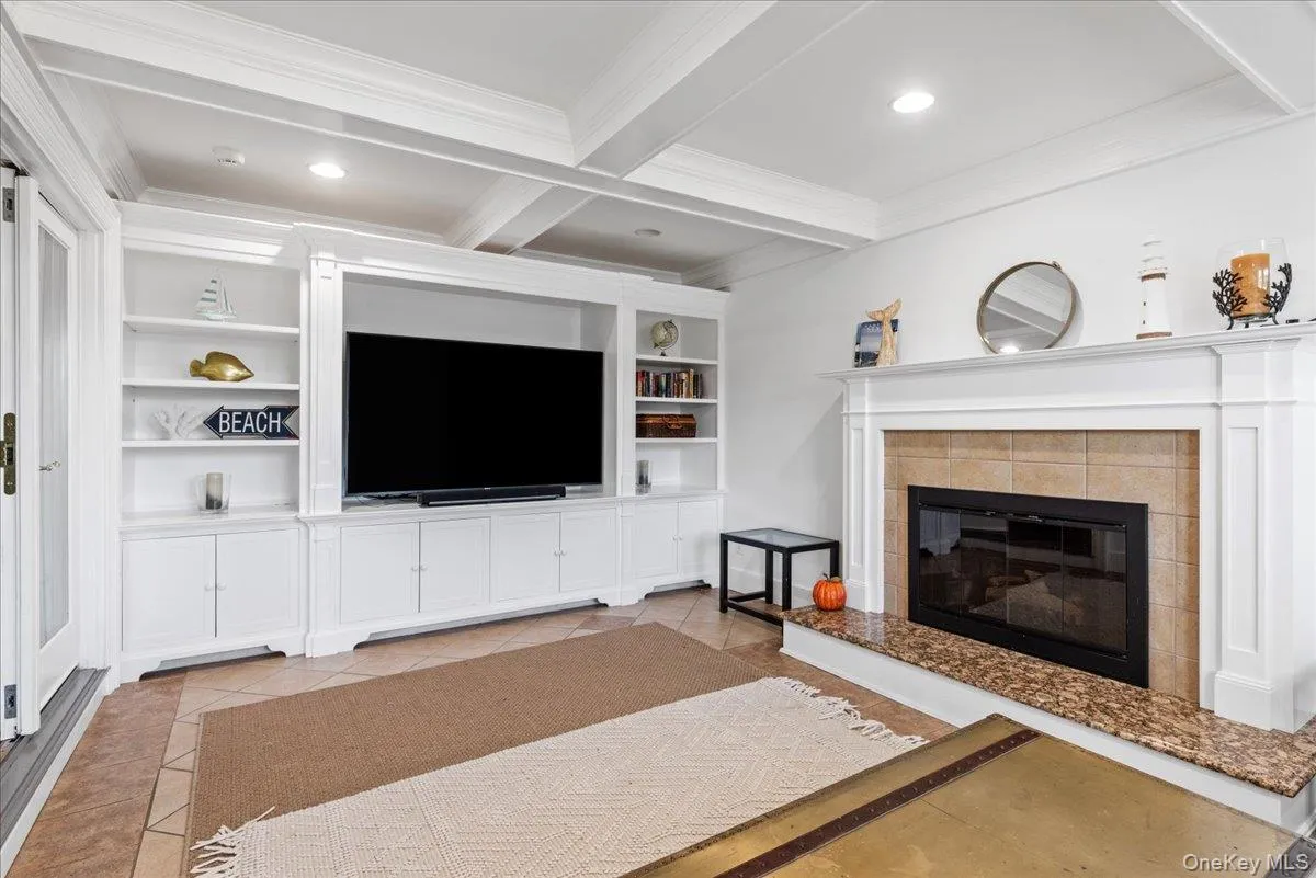 20 Alanson Lane, Southampton, NY, 6 Bedrooms Bedrooms, 10 Rooms Rooms,3 BathroomsBathrooms,Residential Lease,For Rent,Alanson,0,971585 20 Alanson Lane, Southampton, NY, 6 Bedrooms Bedrooms, 10 Rooms Rooms,3 BathroomsBathrooms,Residential Lease,For Rent,Alanson,0,971585