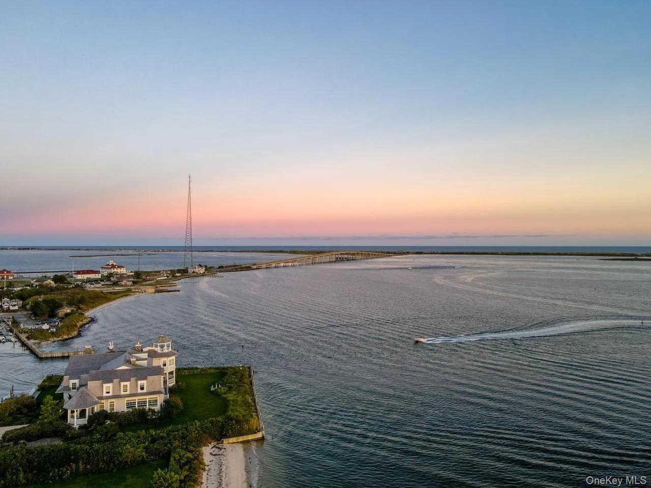20 Alanson Lane, Southampton, NY, 6 Bedrooms Bedrooms, 10 Rooms Rooms,3 BathroomsBathrooms,Residential Lease,For Rent,Alanson,0,971585 20 Alanson Lane, Southampton, NY, 6 Bedrooms Bedrooms, 10 Rooms Rooms,3 BathroomsBathrooms,Residential Lease,For Rent,Alanson,0,971585