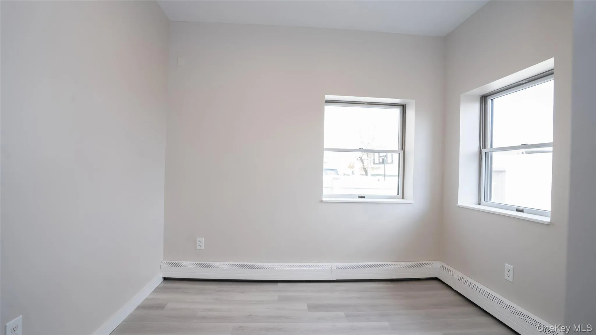 4001 Broadway, Hempstead, NY, 3 Bedrooms Bedrooms, 5 Rooms Rooms,1 BathroomBathrooms,Residential Lease,For Rent,Broadway,0,971588 4001 Broadway, Hempstead, NY, 3 Bedrooms Bedrooms, 5 Rooms Rooms,1 BathroomBathrooms,Residential Lease,For Rent,Broadway,0,971588