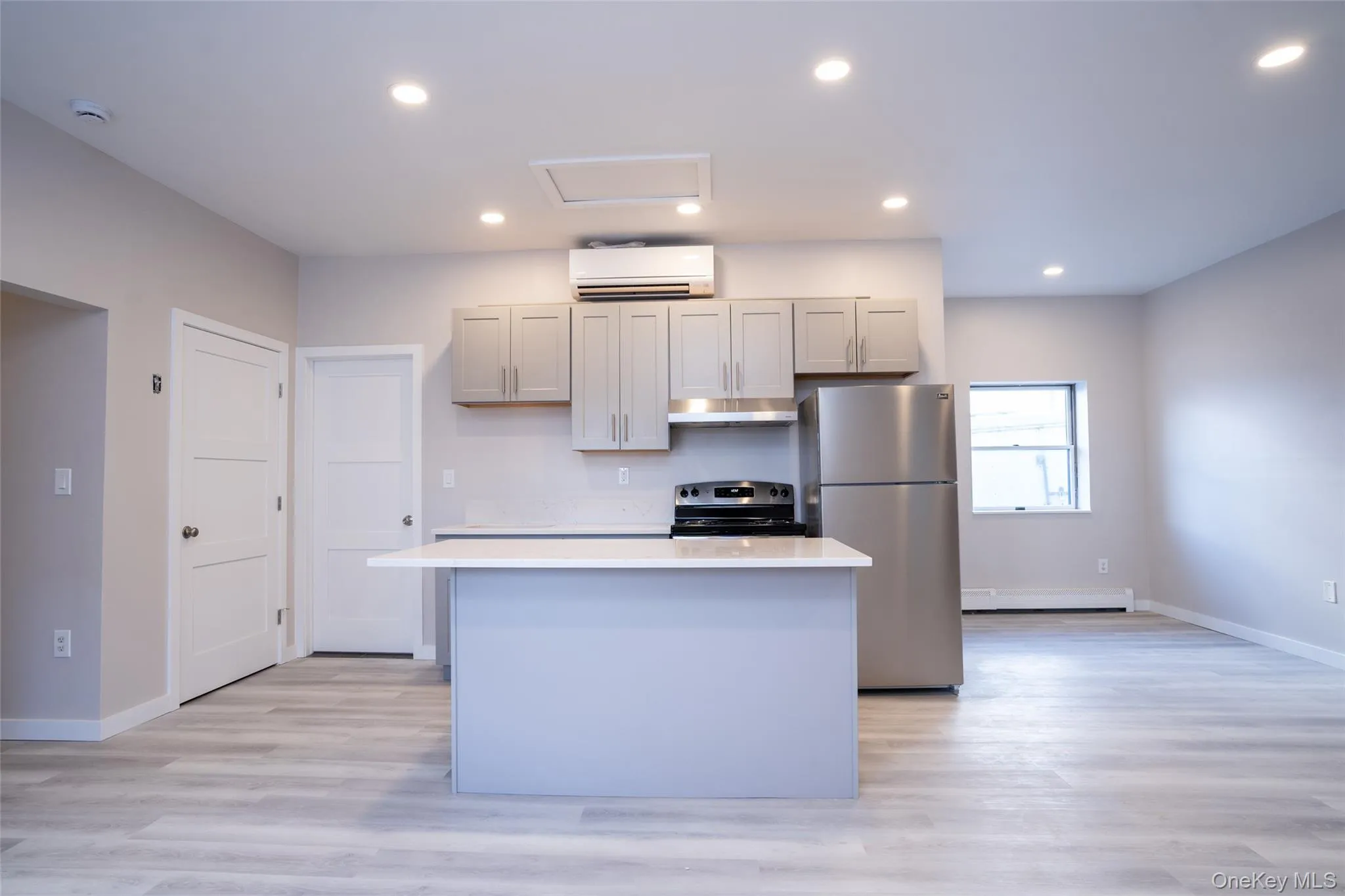 4001 Broadway, Hempstead, NY, 3 Bedrooms Bedrooms, 5 Rooms Rooms,1 BathroomBathrooms,Residential Lease,For Rent,Broadway,0,971588 4001 Broadway, Hempstead, NY, 3 Bedrooms Bedrooms, 5 Rooms Rooms,1 BathroomBathrooms,Residential Lease,For Rent,Broadway,0,971588