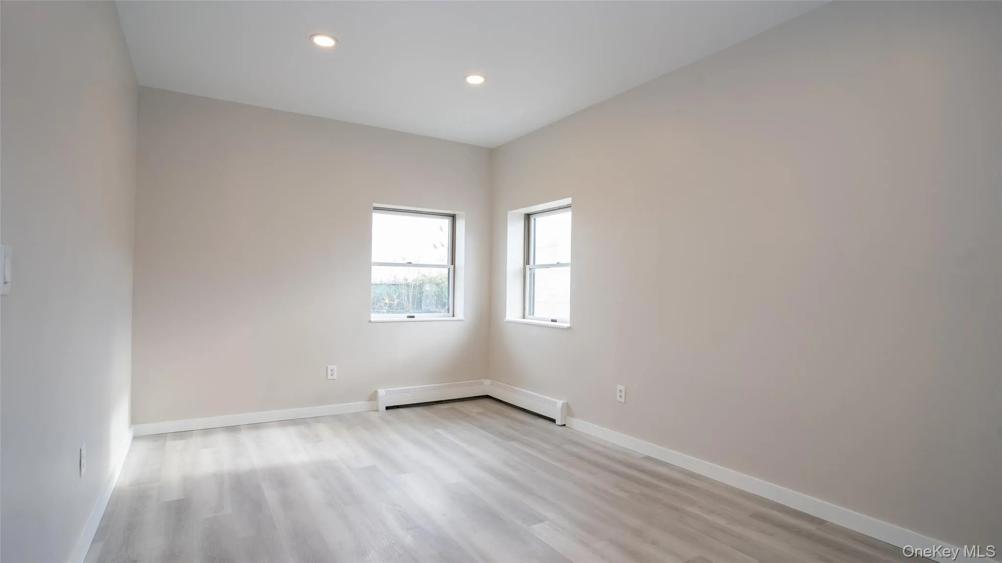 4001 Broadway, Hempstead, NY, 3 Bedrooms Bedrooms, 5 Rooms Rooms,1 BathroomBathrooms,Residential Lease,For Rent,Broadway,0,971588 4001 Broadway, Hempstead, NY, 3 Bedrooms Bedrooms, 5 Rooms Rooms,1 BathroomBathrooms,Residential Lease,For Rent,Broadway,0,971588