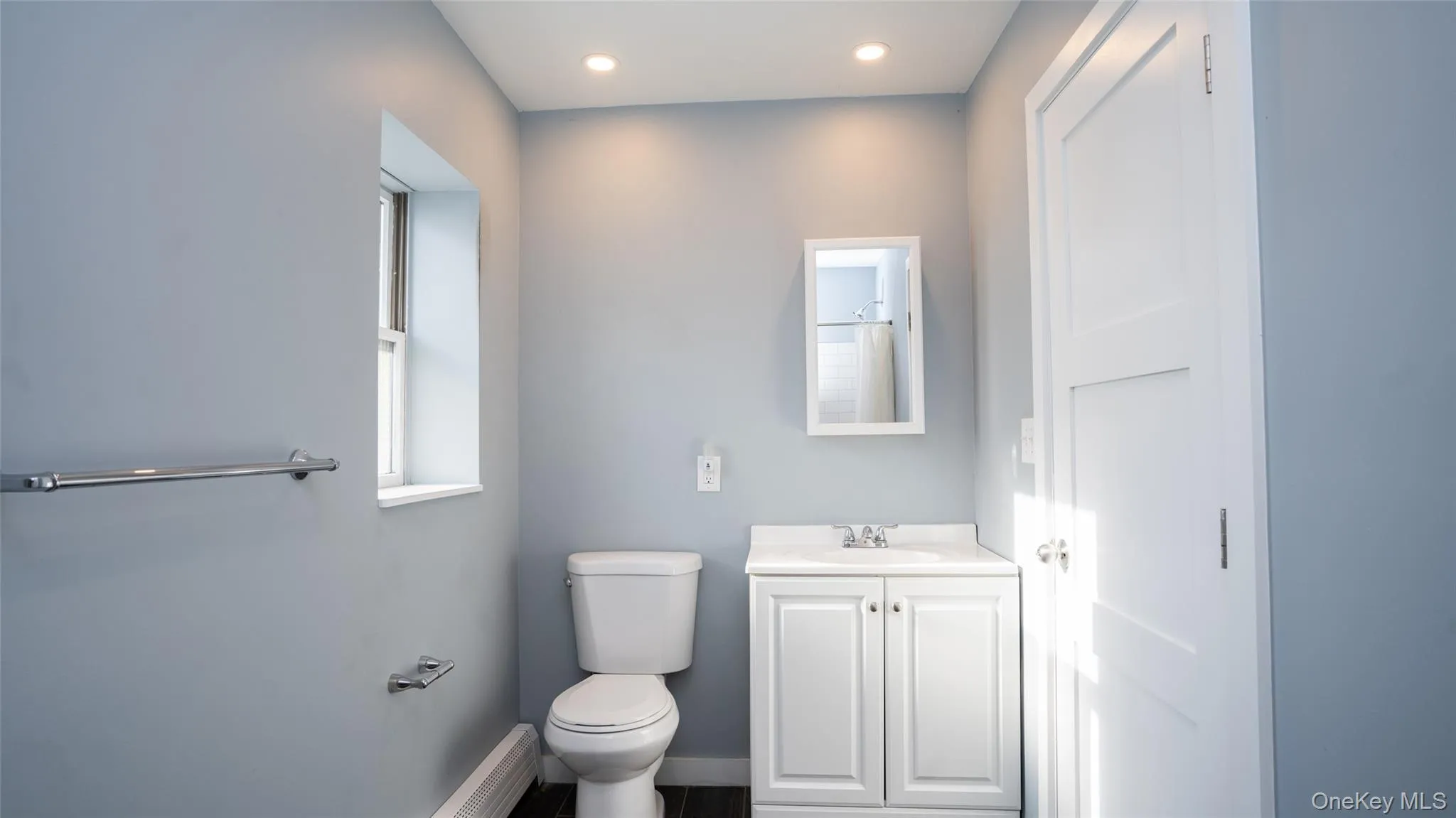 4001 Broadway, Hempstead, NY, 3 Bedrooms Bedrooms, 5 Rooms Rooms,1 BathroomBathrooms,Residential Lease,For Rent,Broadway,0,971588 4001 Broadway, Hempstead, NY, 3 Bedrooms Bedrooms, 5 Rooms Rooms,1 BathroomBathrooms,Residential Lease,For Rent,Broadway,0,971588
