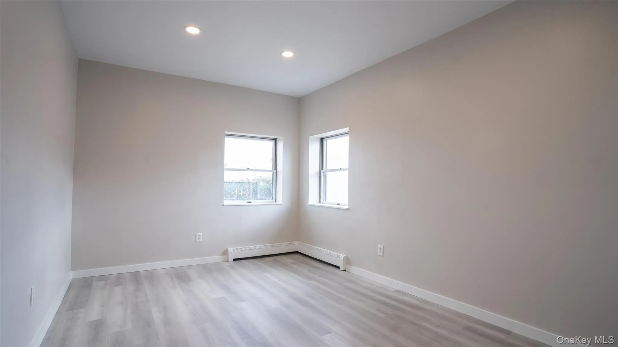 4001 Broadway, Hempstead, NY, 3 Bedrooms Bedrooms, 5 Rooms Rooms,1 BathroomBathrooms,Residential Lease,For Rent,Broadway,0,971588 4001 Broadway, Hempstead, NY, 3 Bedrooms Bedrooms, 5 Rooms Rooms,1 BathroomBathrooms,Residential Lease,For Rent,Broadway,0,971588