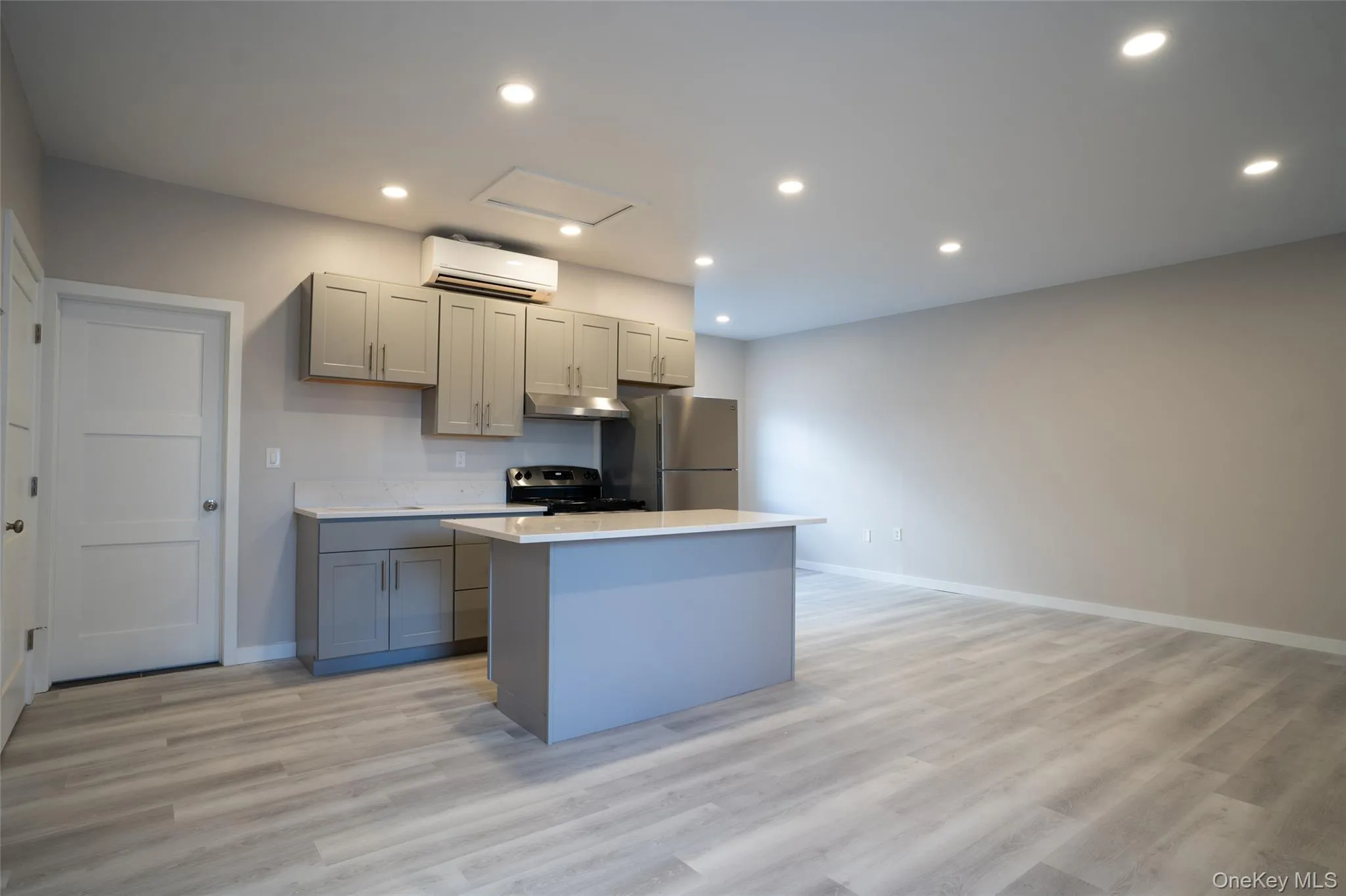 4001 Broadway, Hempstead, NY, 3 Bedrooms Bedrooms, 5 Rooms Rooms,1 BathroomBathrooms,Residential Lease,For Rent,Broadway,0,971588 4001 Broadway, Hempstead, NY, 3 Bedrooms Bedrooms, 5 Rooms Rooms,1 BathroomBathrooms,Residential Lease,For Rent,Broadway,0,971588