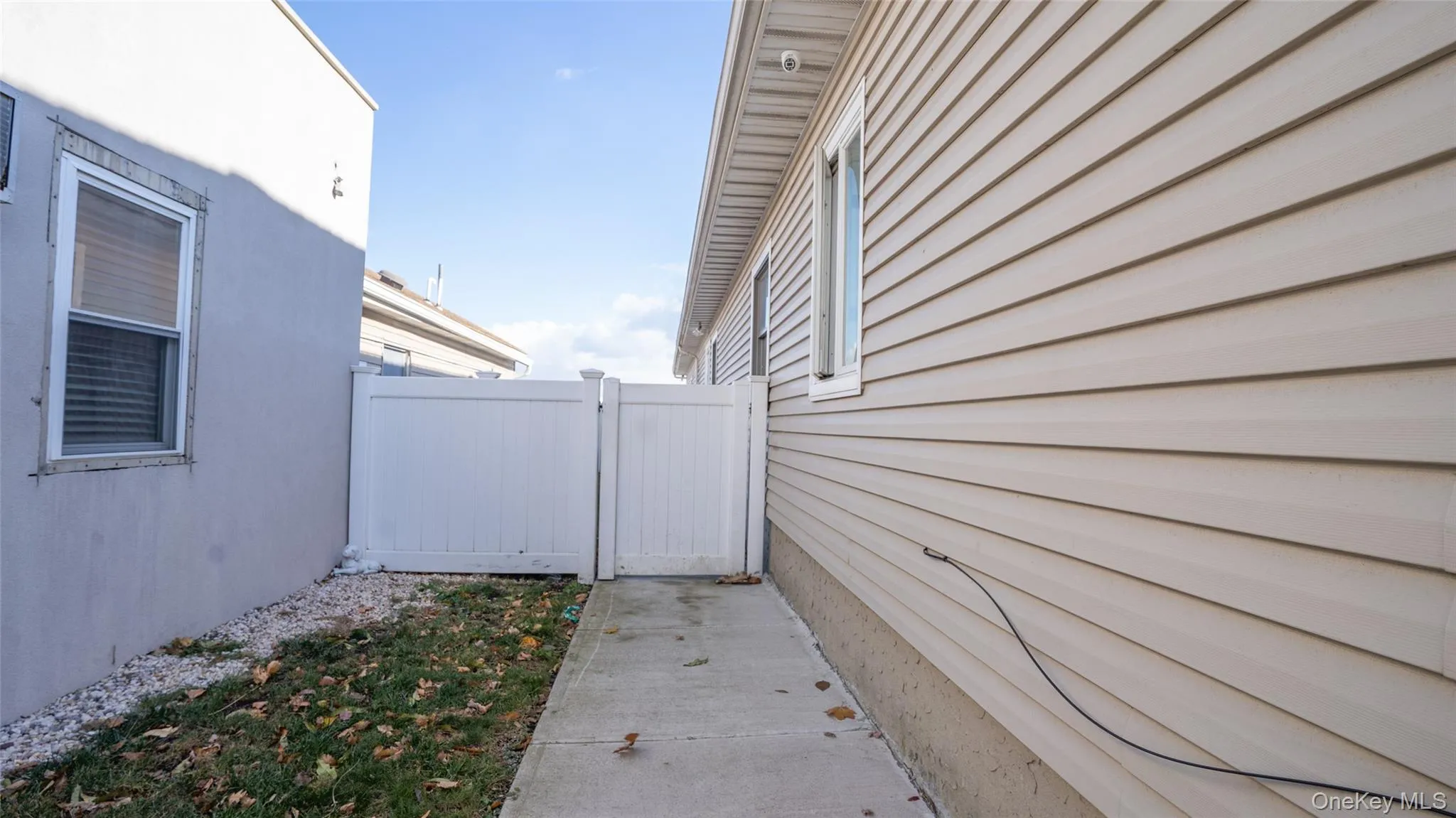 4001 Broadway, Hempstead, NY, 3 Bedrooms Bedrooms, 5 Rooms Rooms,1 BathroomBathrooms,Residential Lease,For Rent,Broadway,0,971588 4001 Broadway, Hempstead, NY, 3 Bedrooms Bedrooms, 5 Rooms Rooms,1 BathroomBathrooms,Residential Lease,For Rent,Broadway,0,971588