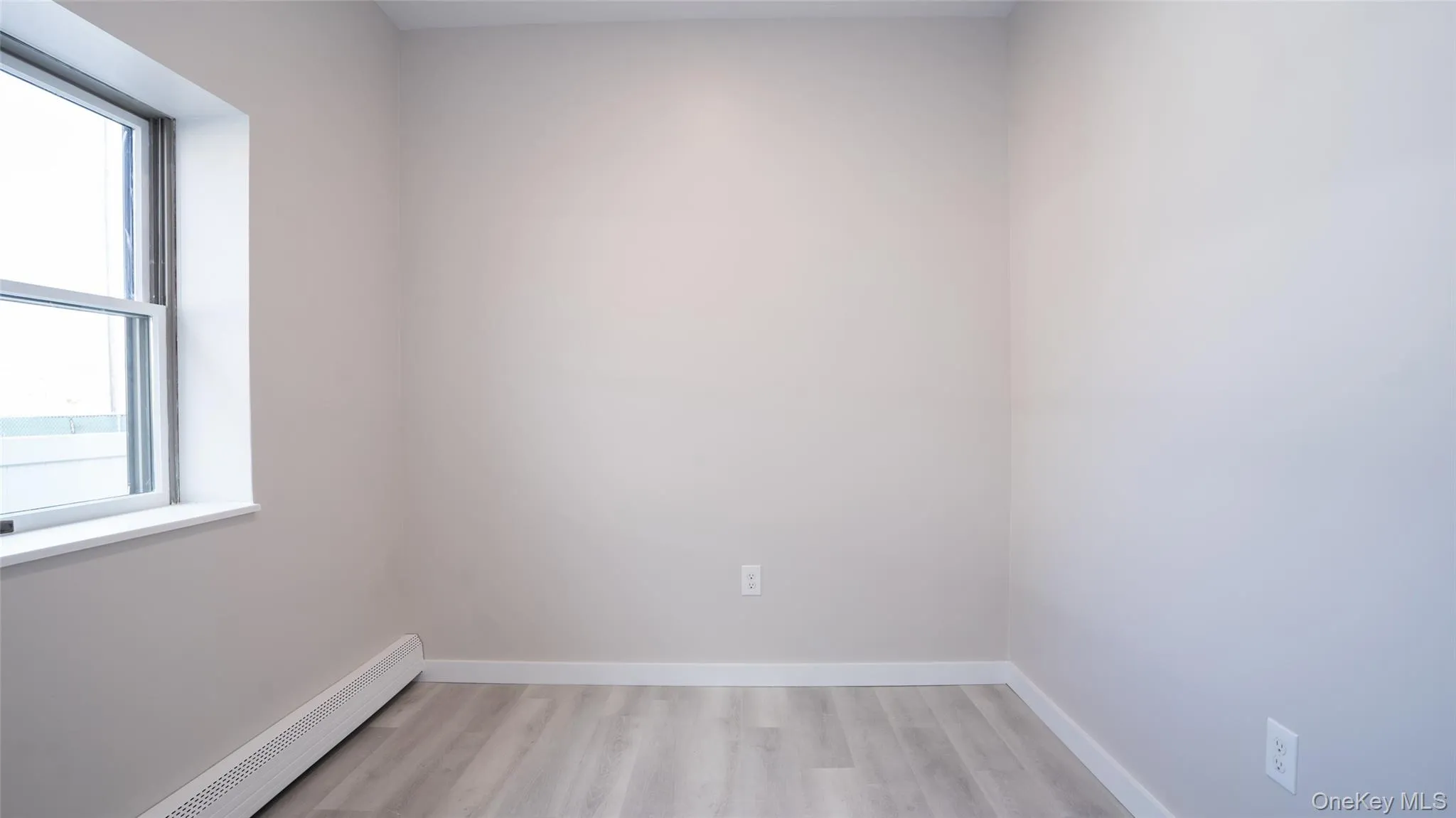 4001 Broadway, Hempstead, NY, 3 Bedrooms Bedrooms, 5 Rooms Rooms,1 BathroomBathrooms,Residential Lease,For Rent,Broadway,0,971588 4001 Broadway, Hempstead, NY, 3 Bedrooms Bedrooms, 5 Rooms Rooms,1 BathroomBathrooms,Residential Lease,For Rent,Broadway,0,971588