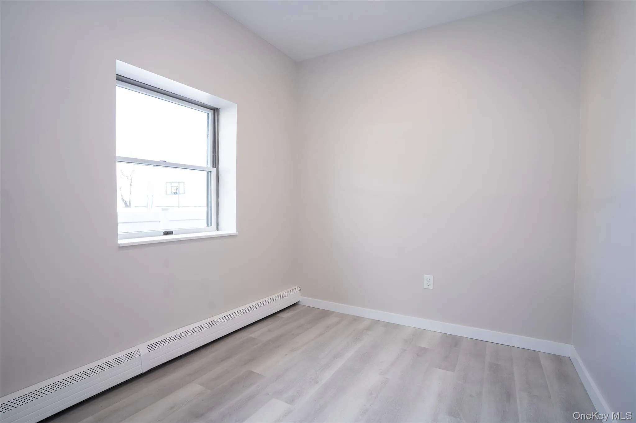 4001 Broadway, Hempstead, NY, 3 Bedrooms Bedrooms, 5 Rooms Rooms,1 BathroomBathrooms,Residential Lease,For Rent,Broadway,0,971588 4001 Broadway, Hempstead, NY, 3 Bedrooms Bedrooms, 5 Rooms Rooms,1 BathroomBathrooms,Residential Lease,For Rent,Broadway,0,971588