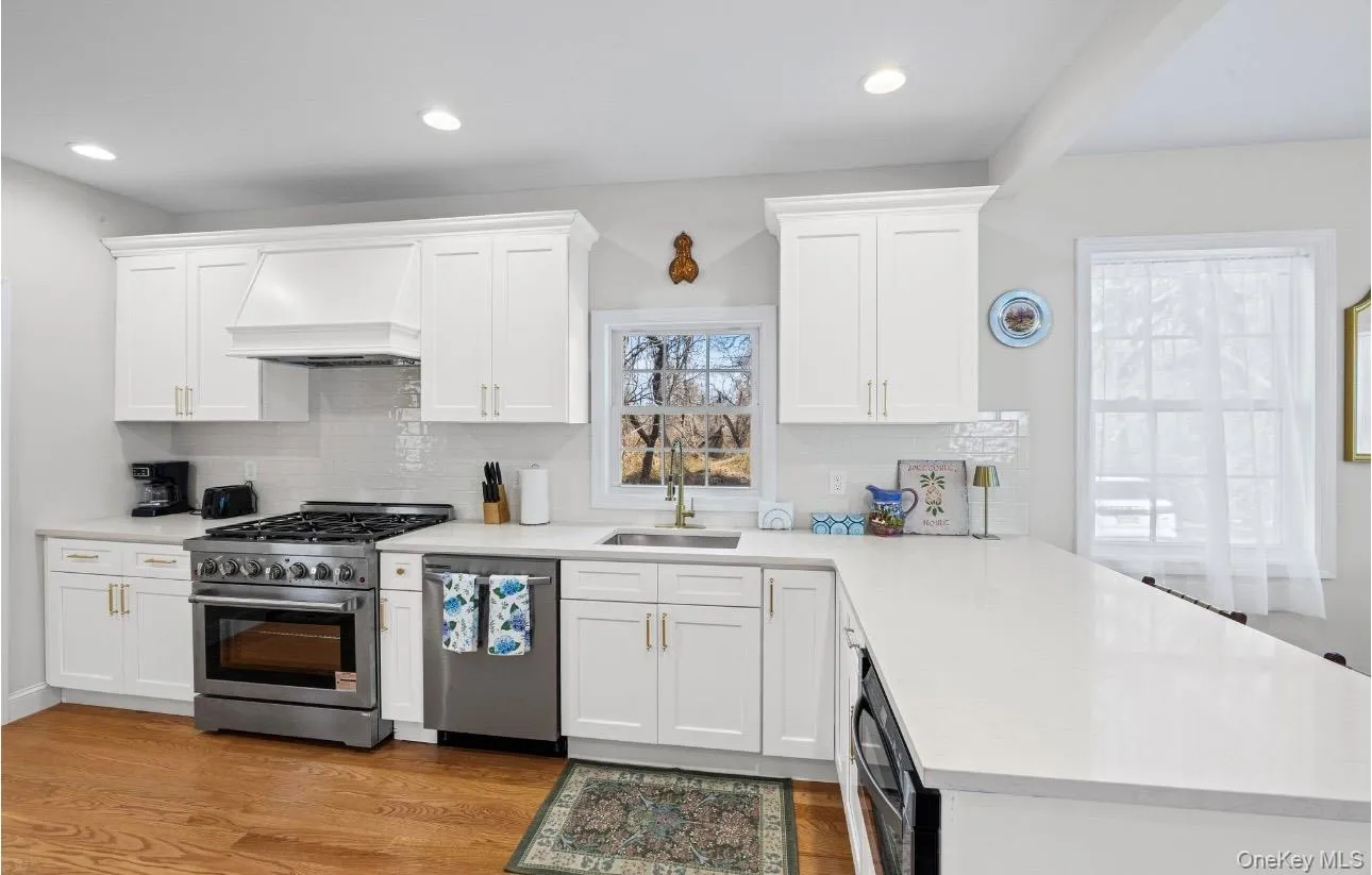 54 Hayground Road, Southampton, NY, 4 Bedrooms Bedrooms, 7 Rooms Rooms,2 BathroomsBathrooms,Residential,For Rent,Hayground,0,971595 54 Hayground Road, Southampton, NY, 4 Bedrooms Bedrooms, 7 Rooms Rooms,2 BathroomsBathrooms,Residential,For Rent,Hayground,0,971595