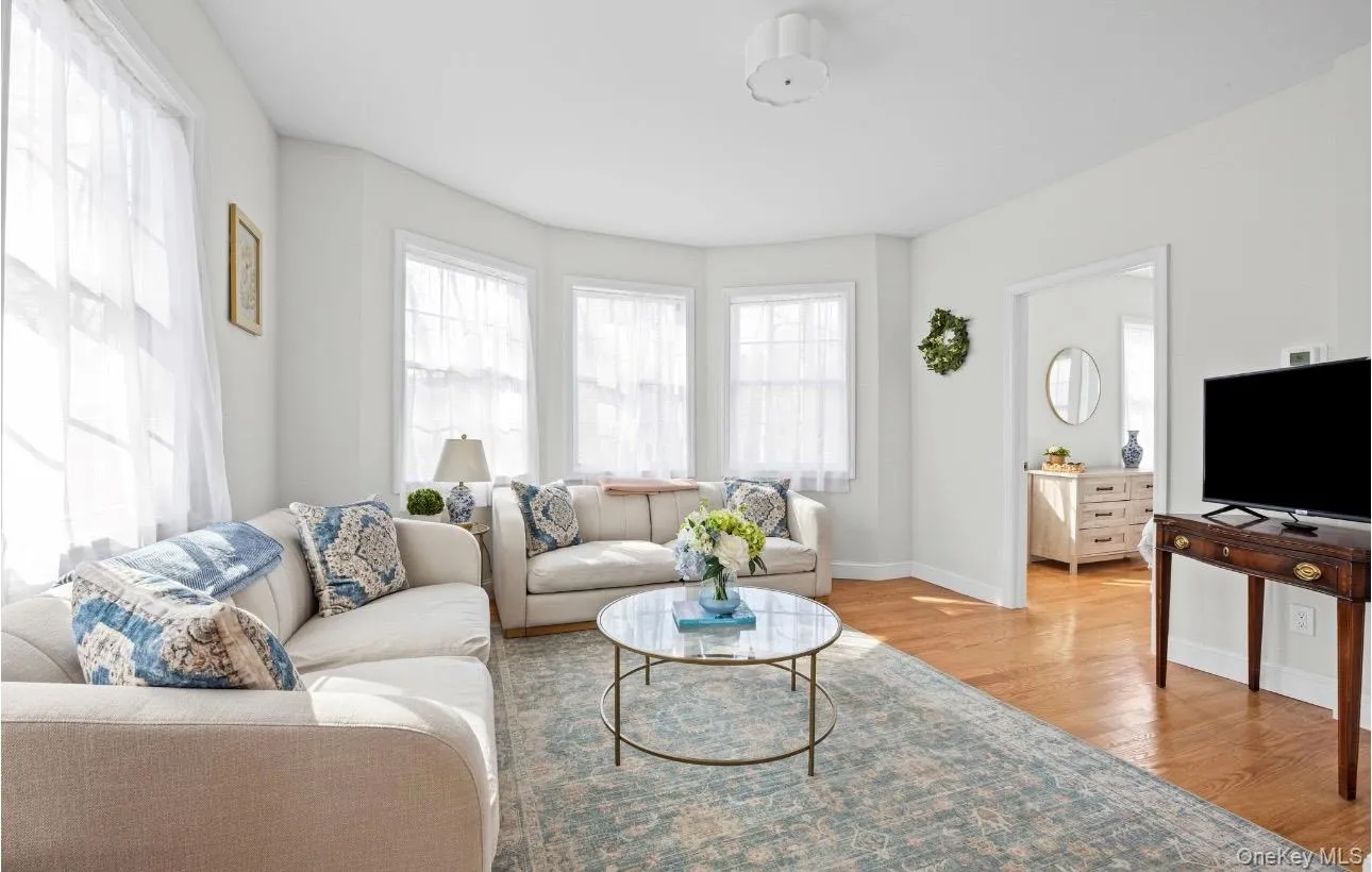 54 Hayground Road, Southampton, NY, 4 Bedrooms Bedrooms, 7 Rooms Rooms,2 BathroomsBathrooms,Residential,For Rent,Hayground,0,971595 54 Hayground Road, Southampton, NY, 4 Bedrooms Bedrooms, 7 Rooms Rooms,2 BathroomsBathrooms,Residential,For Rent,Hayground,0,971595