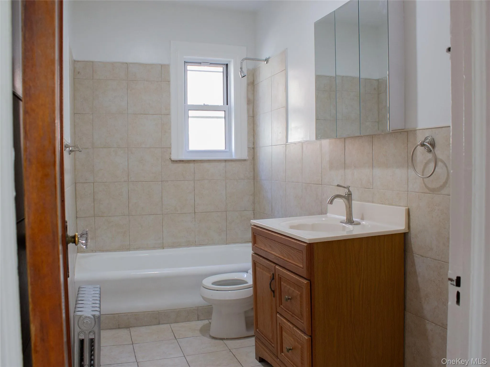 2863 Coddington Avenue, New York, NY, 2 Bedrooms Bedrooms, 4 Rooms Rooms,1 BathroomBathrooms,Residential Lease,For Rent,Coddington,0,971640 2863 Coddington Avenue, New York, NY, 2 Bedrooms Bedrooms, 4 Rooms Rooms,1 BathroomBathrooms,Residential Lease,For Rent,Coddington,0,971640