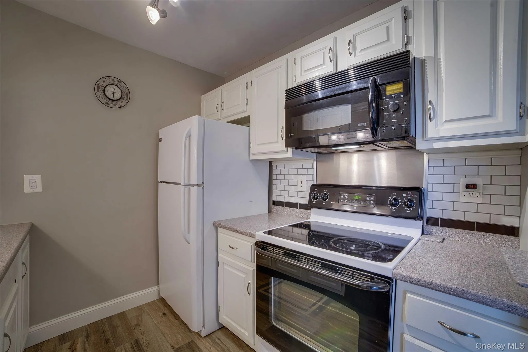 55 Broadway, White Plains, NY, 2 Bedrooms Bedrooms, 5 Rooms Rooms,1 BathroomBathrooms,Residential Sale,For Rent,Broadway,0,971650 55 Broadway, White Plains, NY, 2 Bedrooms Bedrooms, 5 Rooms Rooms,1 BathroomBathrooms,Residential Sale,For Rent,Broadway,0,971650