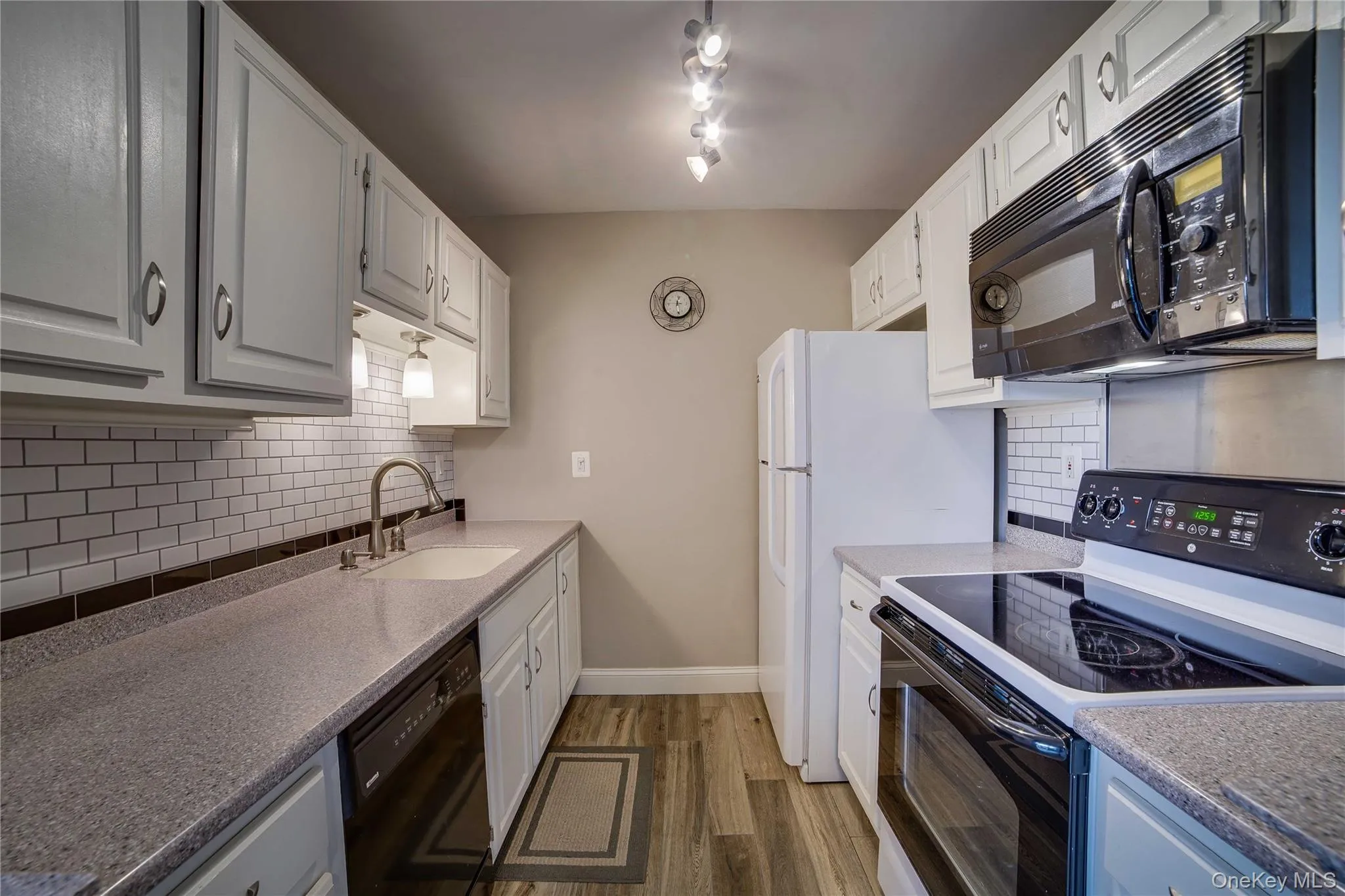 55 Broadway, White Plains, NY, 2 Bedrooms Bedrooms, 5 Rooms Rooms,1 BathroomBathrooms,Residential Sale,For Rent,Broadway,0,971650 55 Broadway, White Plains, NY, 2 Bedrooms Bedrooms, 5 Rooms Rooms,1 BathroomBathrooms,Residential Sale,For Rent,Broadway,0,971650