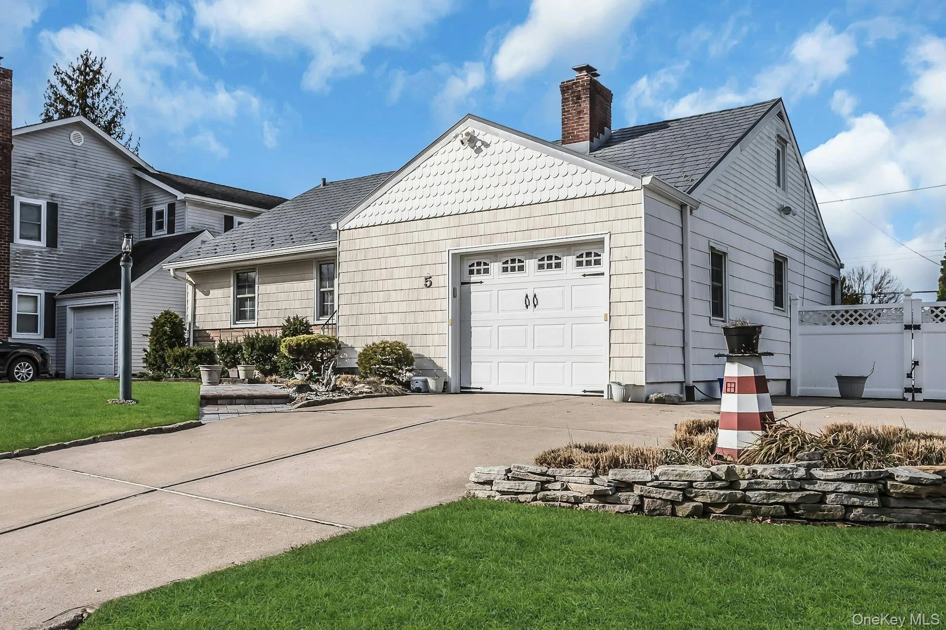 5 Sherwood Road, Glen Cove, NY, 3 Bedrooms Bedrooms, 6 Rooms Rooms,1 BathroomBathrooms,Residential,For Rent,Sherwood,0,971667 5 Sherwood Road, Glen Cove, NY, 3 Bedrooms Bedrooms, 6 Rooms Rooms,1 BathroomBathrooms,Residential,For Rent,Sherwood,0,971667