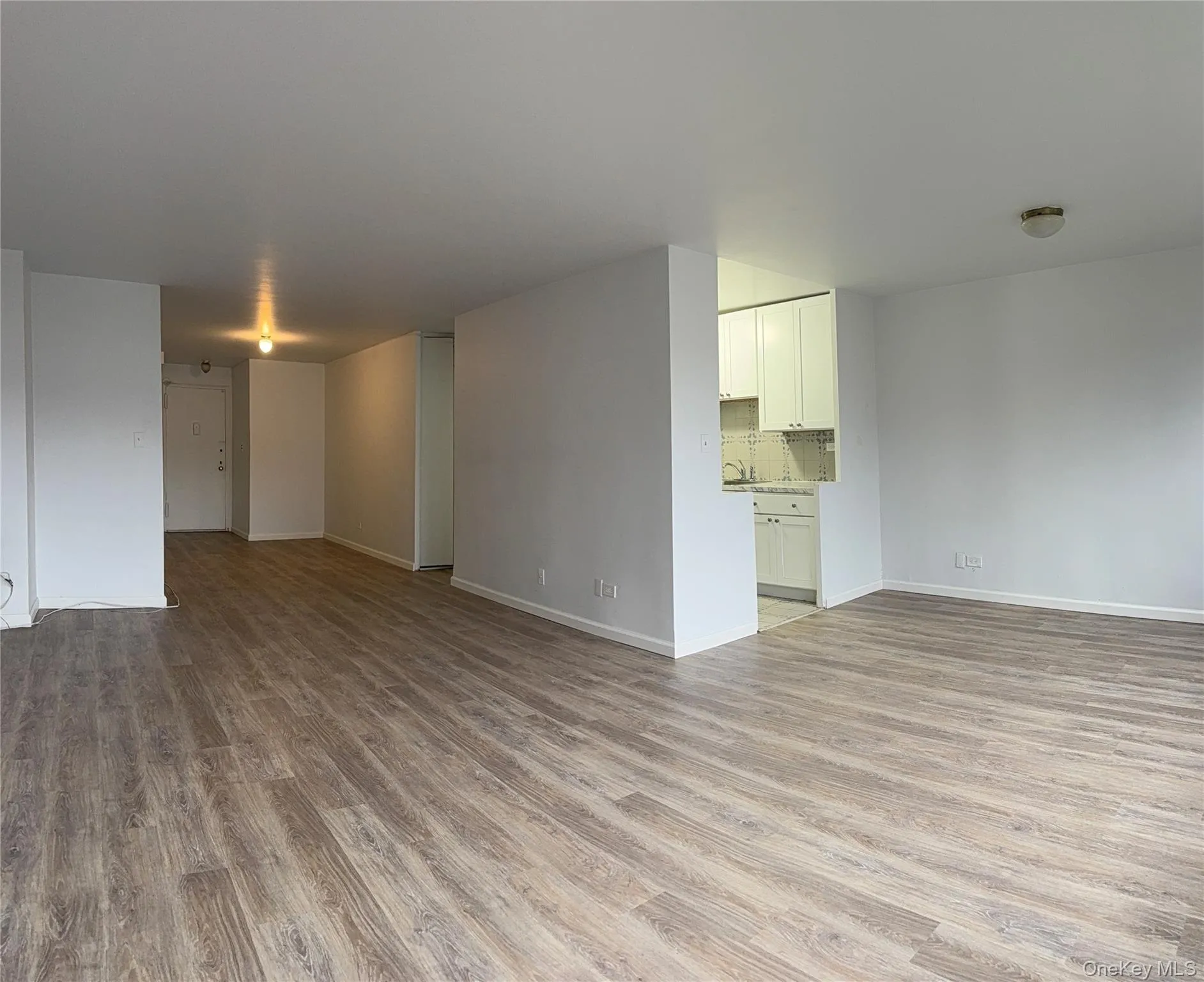 61-20 Grand Central Parkway, New York, NY, 2 Bedrooms Bedrooms, 5 Rooms Rooms,2 BathroomsBathrooms,Residential Lease,For Rent,Grand Central,0,971678 61-20 Grand Central Parkway, New York, NY, 2 Bedrooms Bedrooms, 5 Rooms Rooms,2 BathroomsBathrooms,Residential Lease,For Rent,Grand Central,0,971678