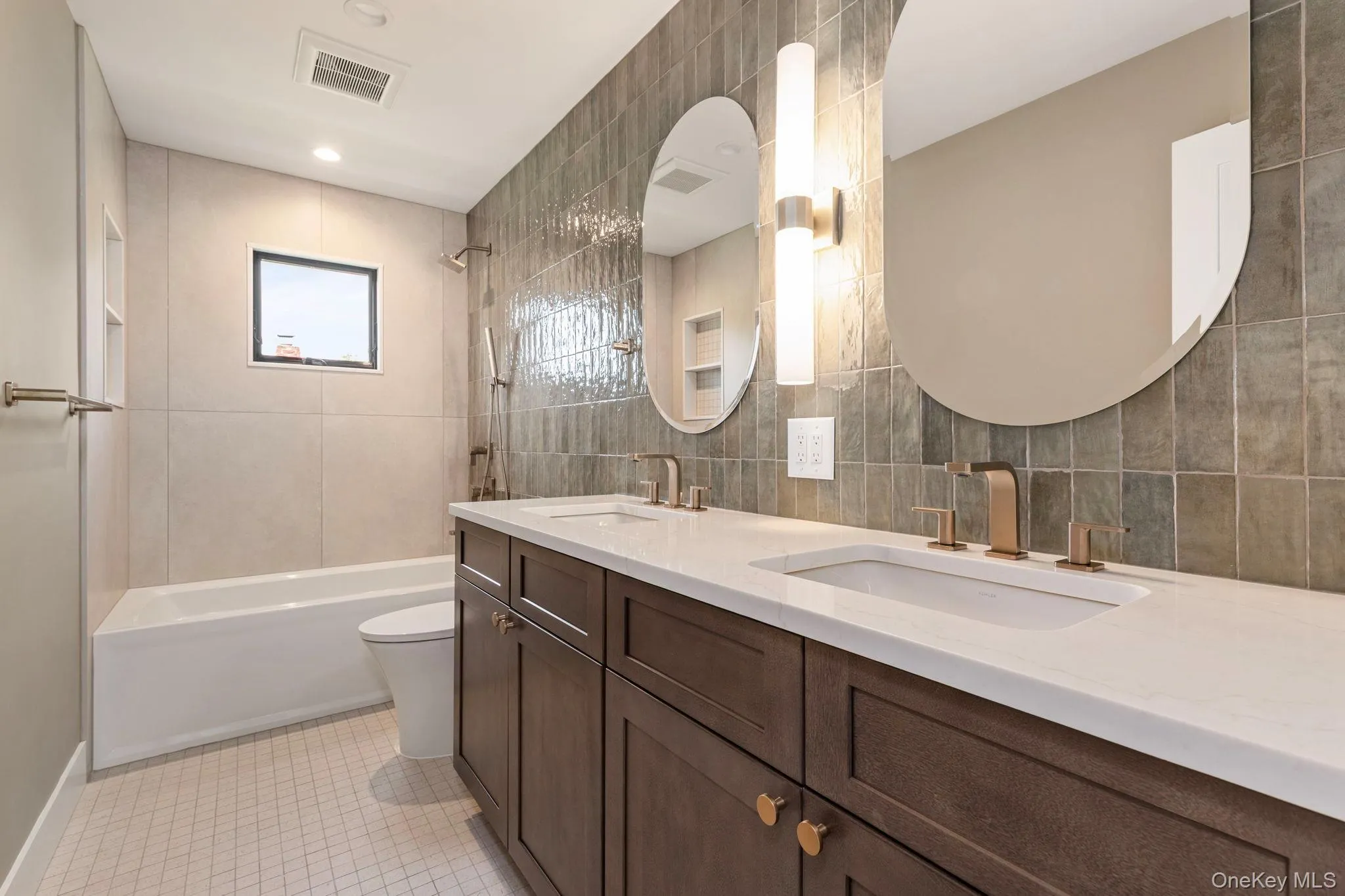 555 Marian Court, Hempstead, NY, 5 Bedrooms Bedrooms, 18 Rooms Rooms,5 BathroomsBathrooms,Residential,For Rent,Marian,0,971681 555 Marian Court, Hempstead, NY, 5 Bedrooms Bedrooms, 18 Rooms Rooms,5 BathroomsBathrooms,Residential,For Rent,Marian,0,971681