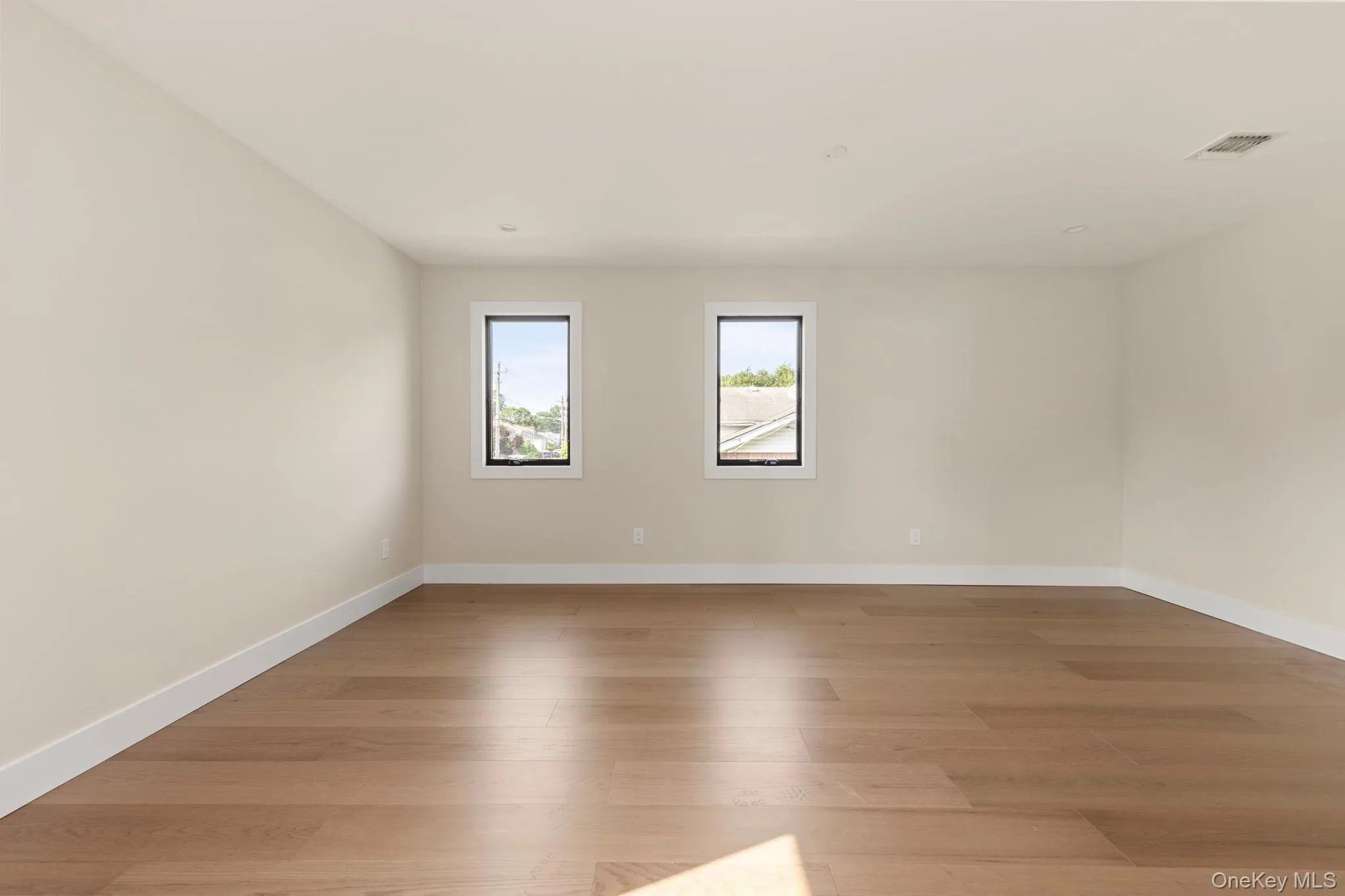 555 Marian Court, Hempstead, NY, 5 Bedrooms Bedrooms, 18 Rooms Rooms,5 BathroomsBathrooms,Residential,For Rent,Marian,0,971681 555 Marian Court, Hempstead, NY, 5 Bedrooms Bedrooms, 18 Rooms Rooms,5 BathroomsBathrooms,Residential,For Rent,Marian,0,971681