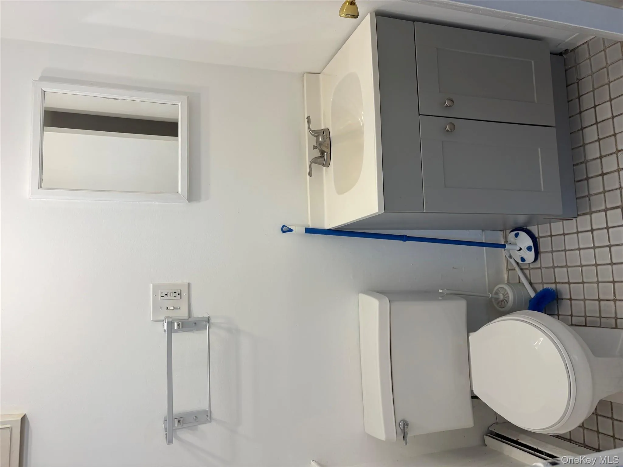 892 Pine Avenue, Islip, NY, 1 Bedroom Bedrooms, 3 Rooms Rooms,1 BathroomBathrooms,Residential Lease,For Rent,Pine,0,971704 892 Pine Avenue, Islip, NY, 1 Bedroom Bedrooms, 3 Rooms Rooms,1 BathroomBathrooms,Residential Lease,For Rent,Pine,0,971704