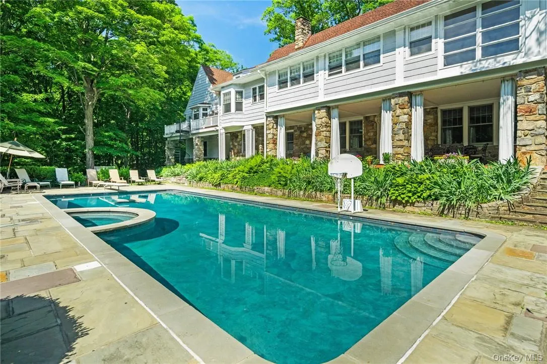 Gorgeous pool w/ Spa Gorgeous pool w/ Spa