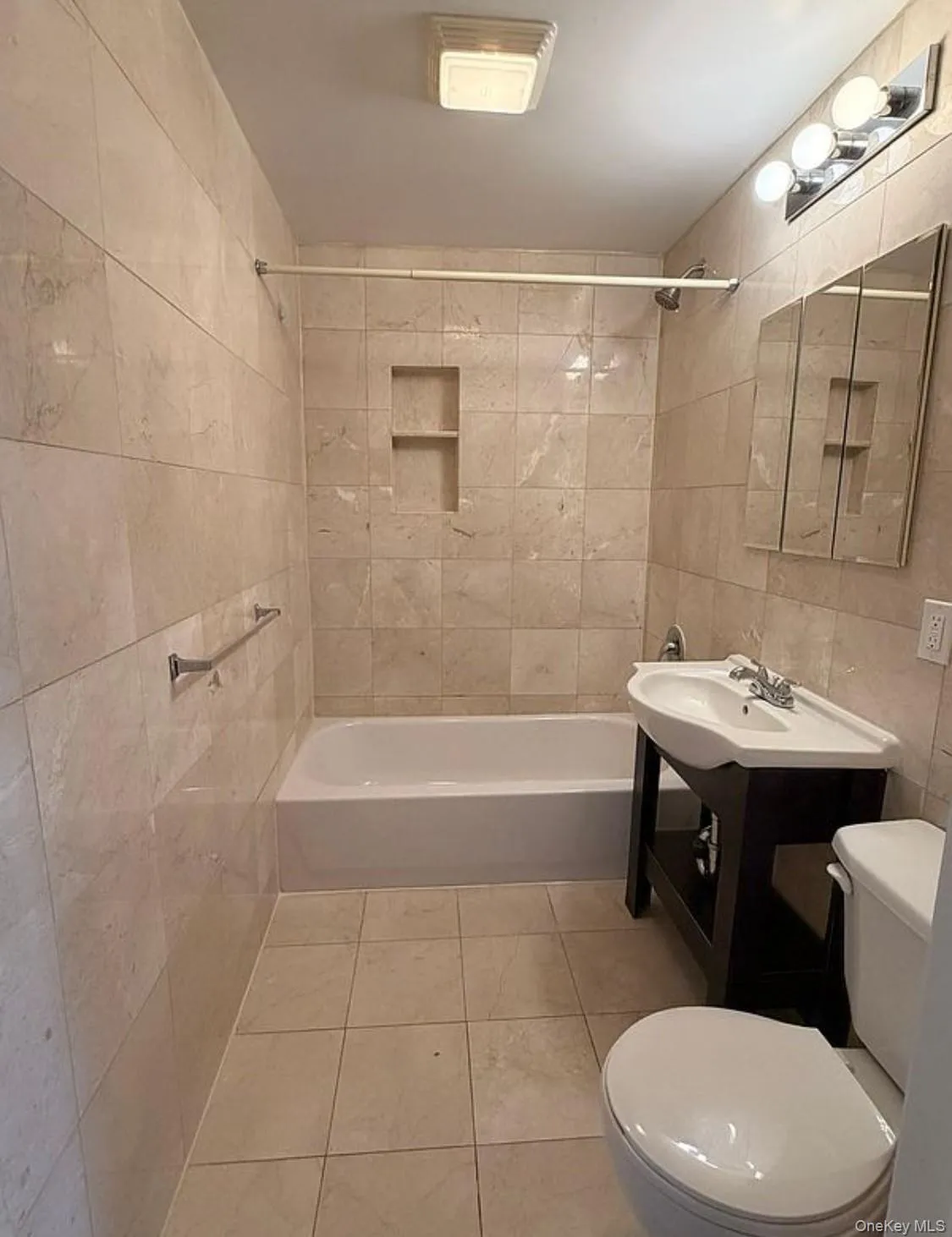 8265 116th Street, New York, NY, 2 Bedrooms Bedrooms, 5 Rooms Rooms,2 BathroomsBathrooms,Residential Lease,For Rent,116th,0,971723 8265 116th Street, New York, NY, 2 Bedrooms Bedrooms, 5 Rooms Rooms,2 BathroomsBathrooms,Residential Lease,For Rent,116th,0,971723