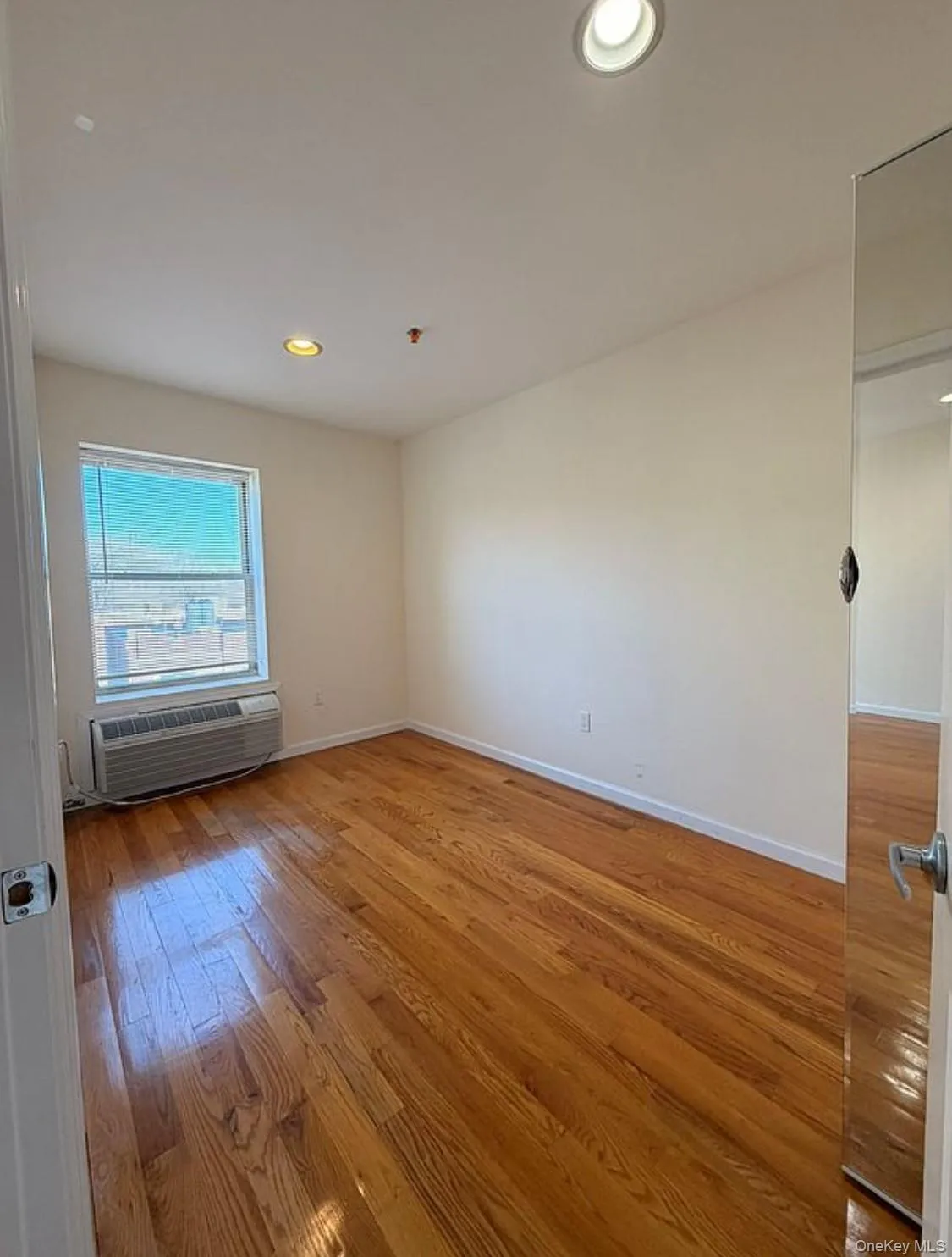8265 116th Street, New York, NY, 2 Bedrooms Bedrooms, 5 Rooms Rooms,2 BathroomsBathrooms,Residential Lease,For Rent,116th,0,971723 8265 116th Street, New York, NY, 2 Bedrooms Bedrooms, 5 Rooms Rooms,2 BathroomsBathrooms,Residential Lease,For Rent,116th,0,971723